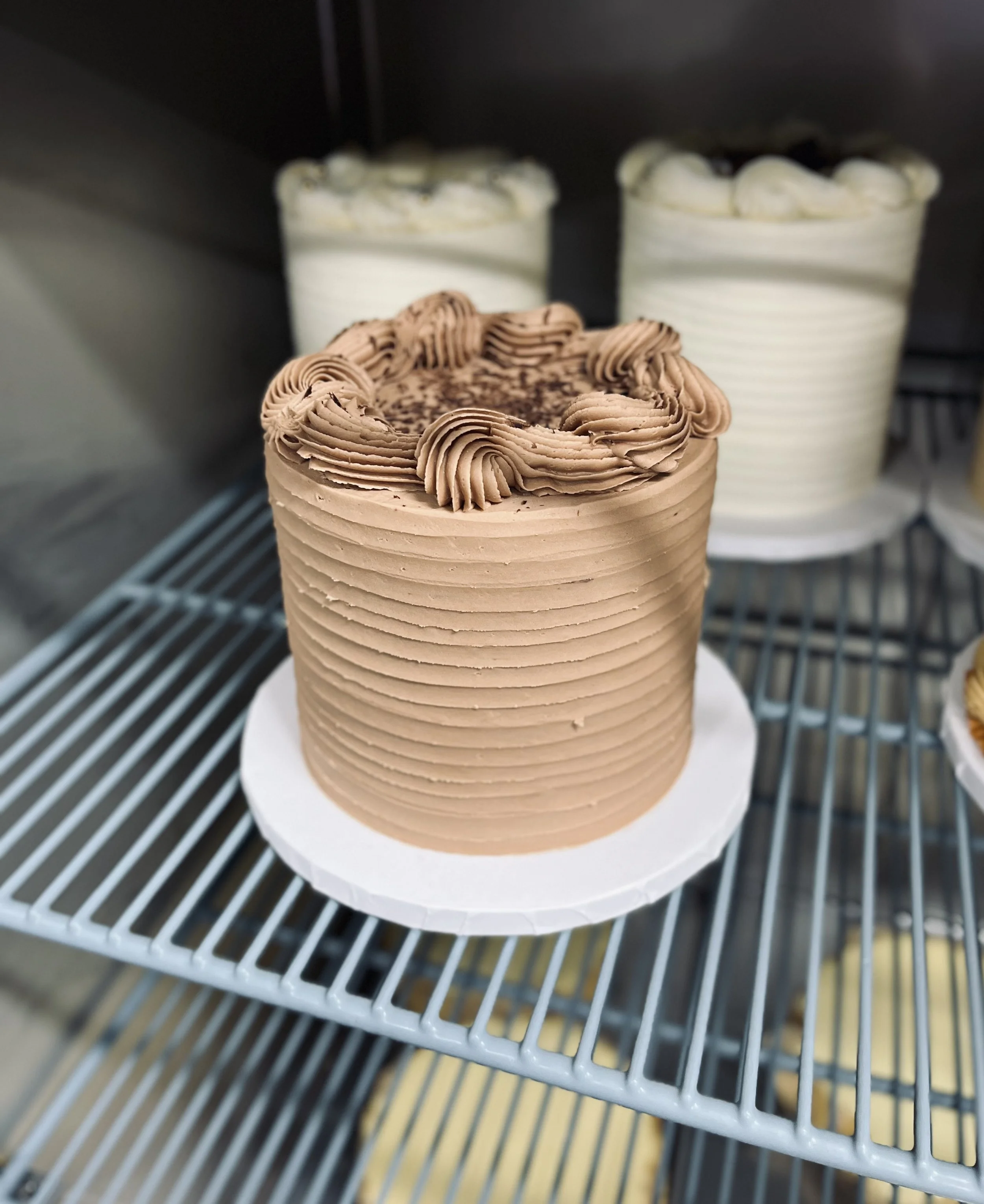 6" or 8" Holiday Cake