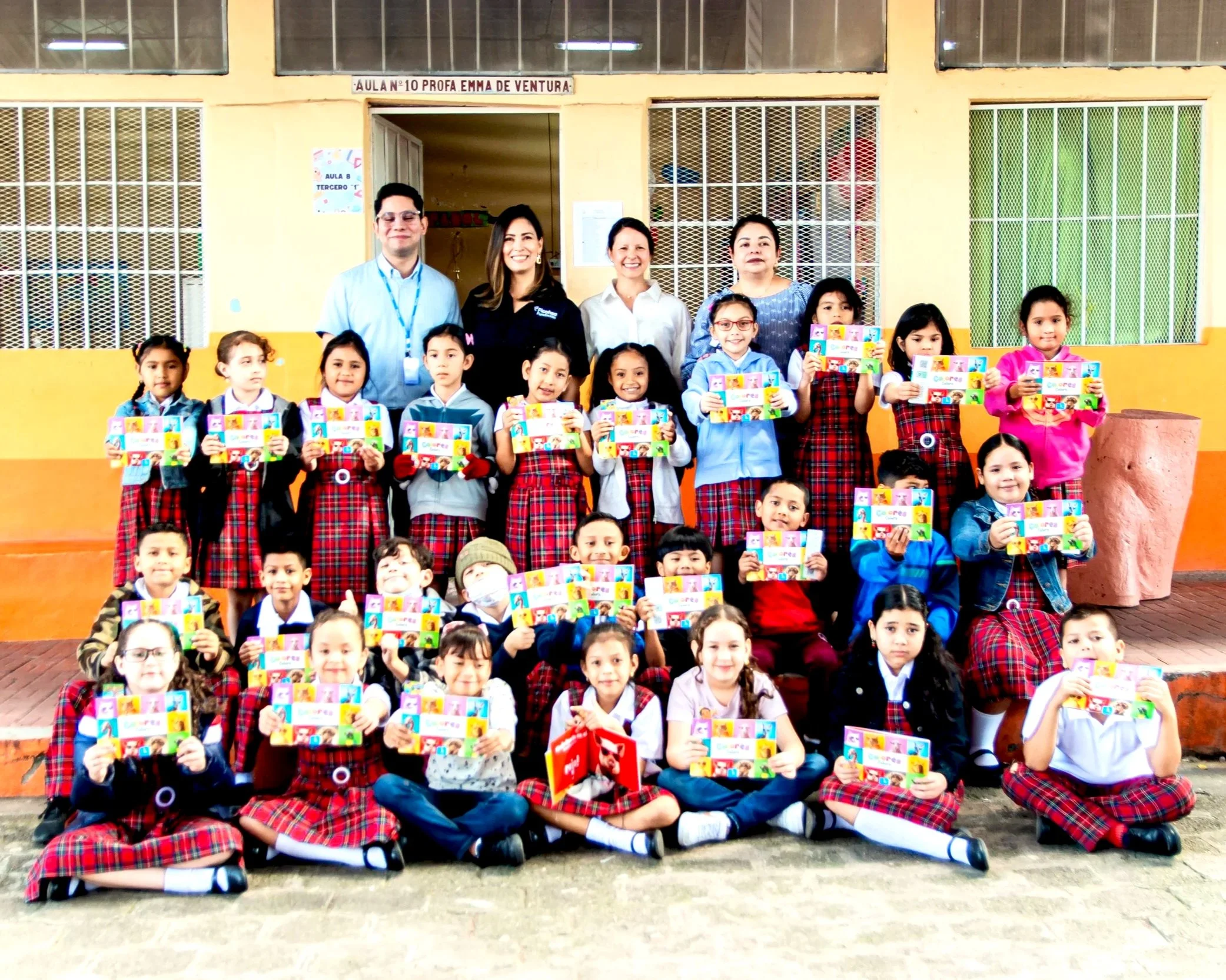 Delivering 4,000 books-Honduras