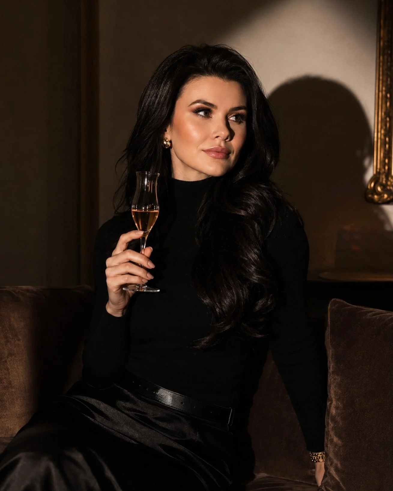 Meet one of the founders behind Rico Royale Tequila, @joandominiqueclancy 

A mother daughter founded luxury tequila brand rooted in elegance, legacy, and the art of sipping slowly.

sipping through life 🥃