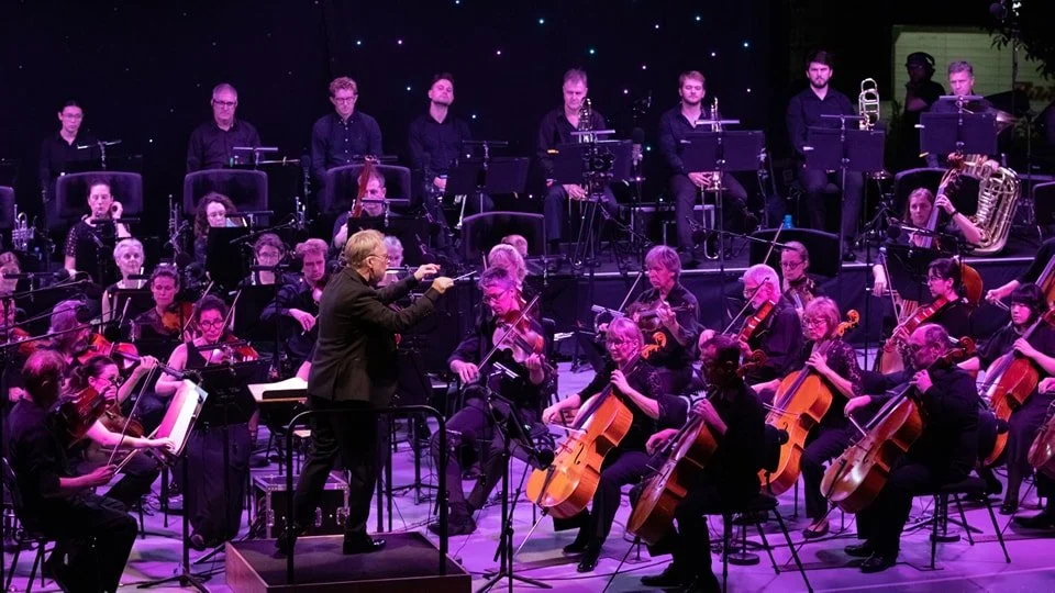 We provided sound and lighting for the Queensland Orchestra Symphony Under the Stars concert at Roma Street Parkland

We used over 60 Neumann microphones:
Including KM84i, KM85, KM140, U87, and U89's.
This was all mixed on a Midas XL8, amplified by C