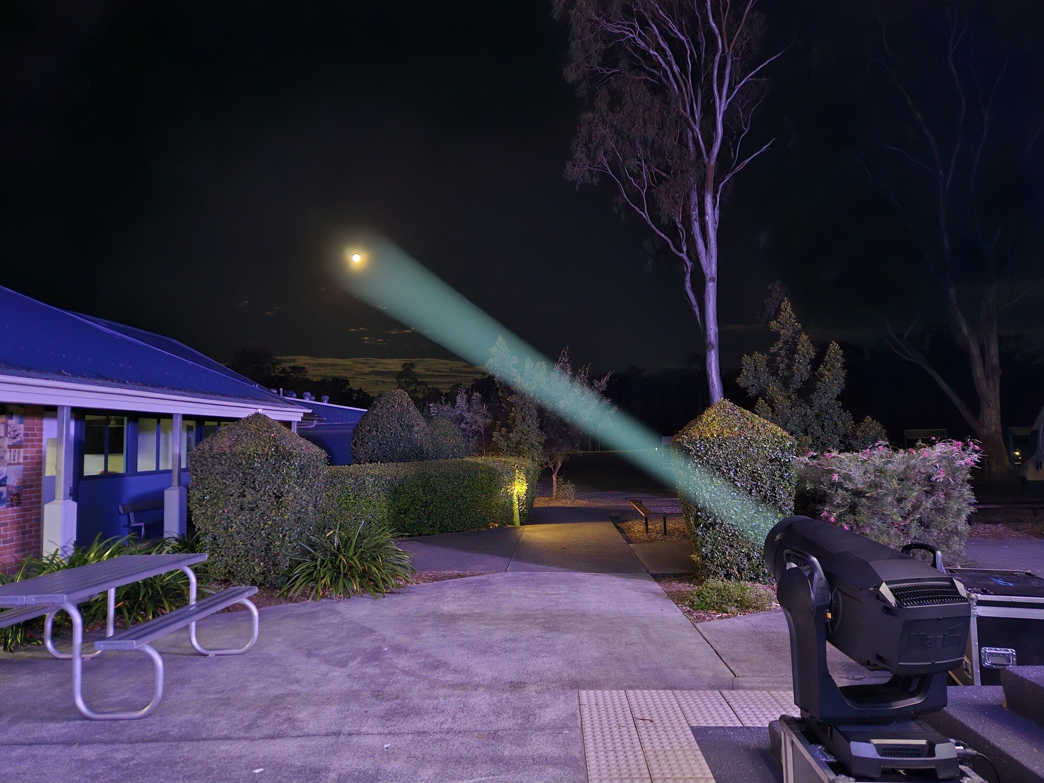 Testing out our new Mac Viper XIP
"Tonight we steal the moon"