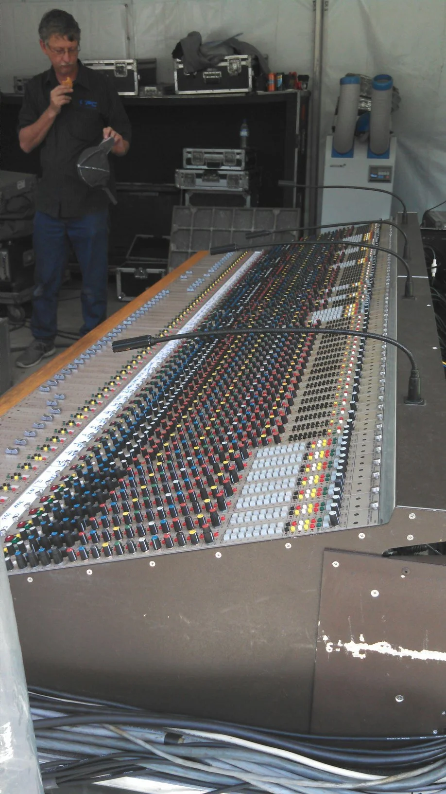 Head RF Tech having a quick break while working at Radio One Australia 

7th of Decemeber 2012