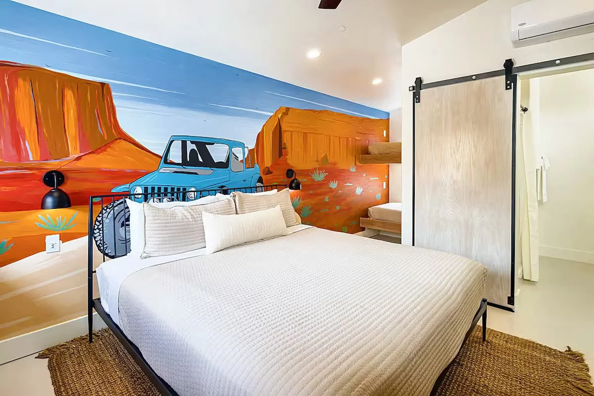 moab-airbnb-mesa-arch-mural-utah-10.jpg.jpg