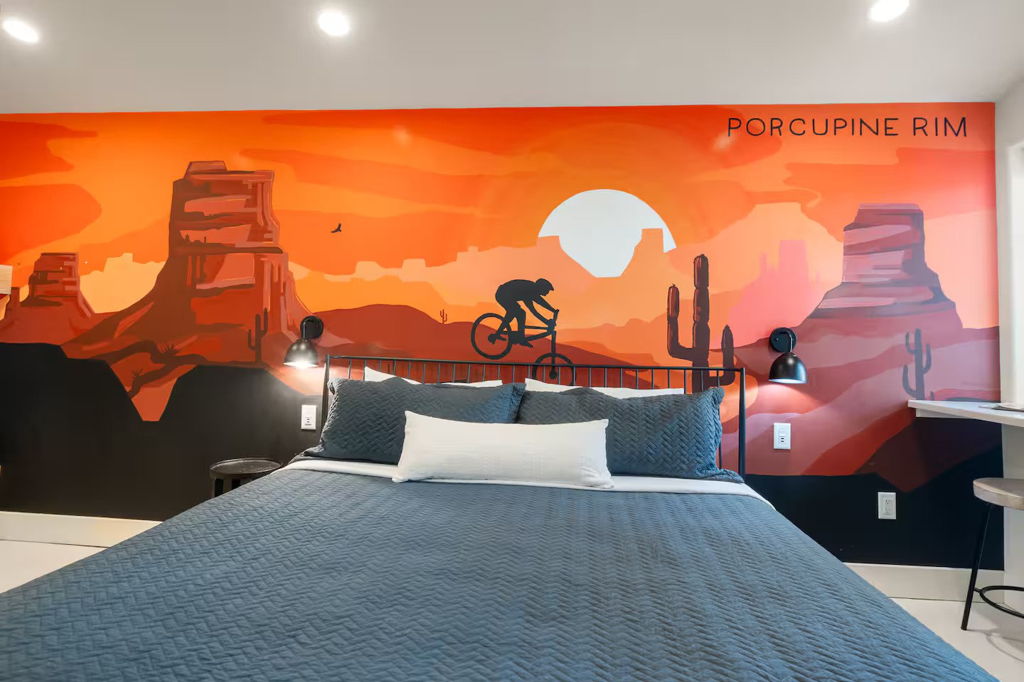 moab-airbnb-mesa-arch-mural-utah-03.jpg.jpg