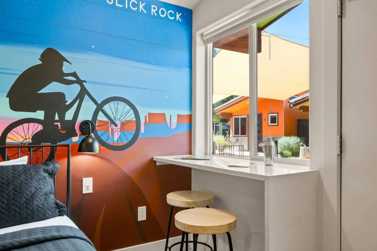 moab-airbnb-slickRock-mural-utah-05.jpg.jpeg