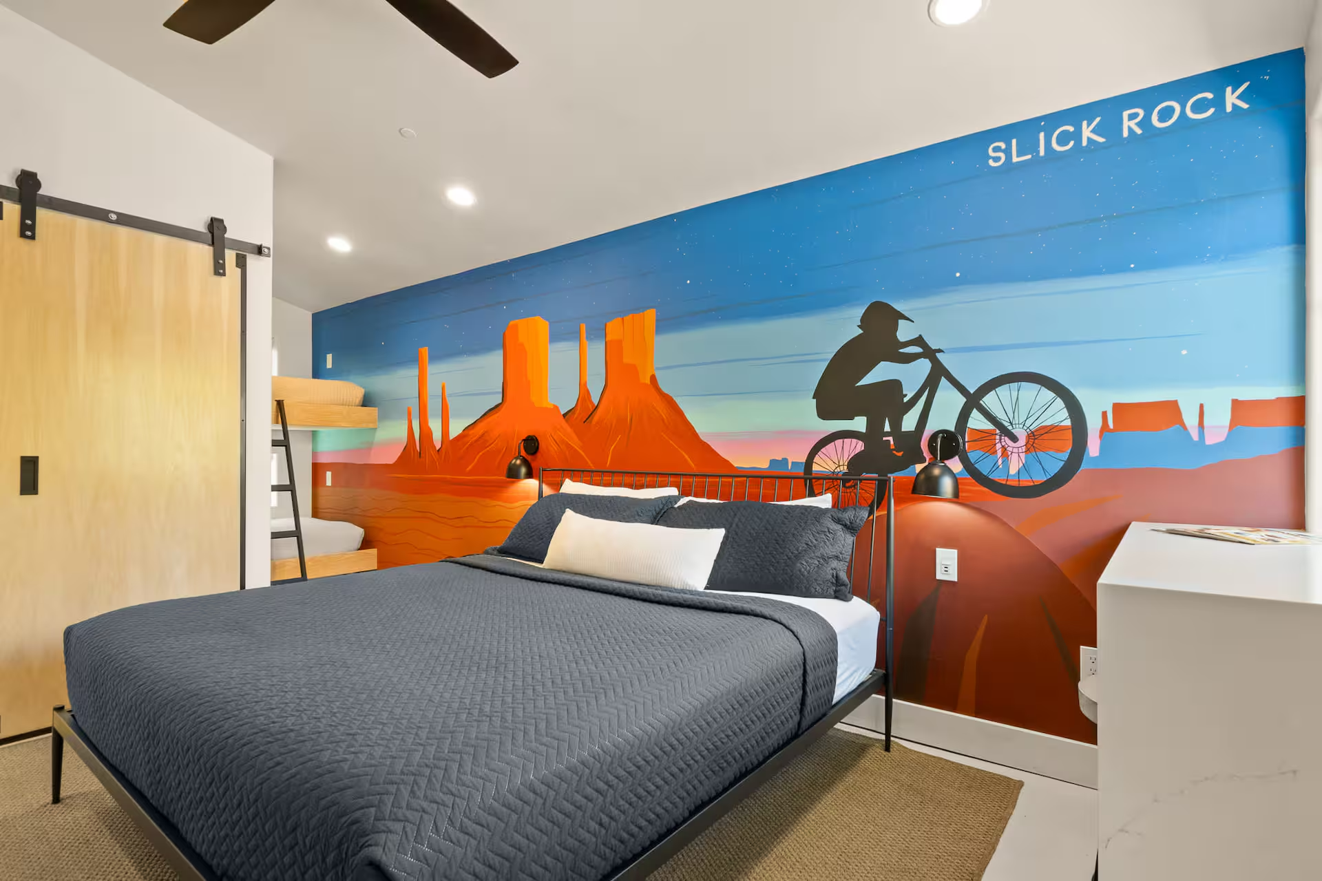 moab-airbnb-slickRock-mural-utah-06.jpg.png