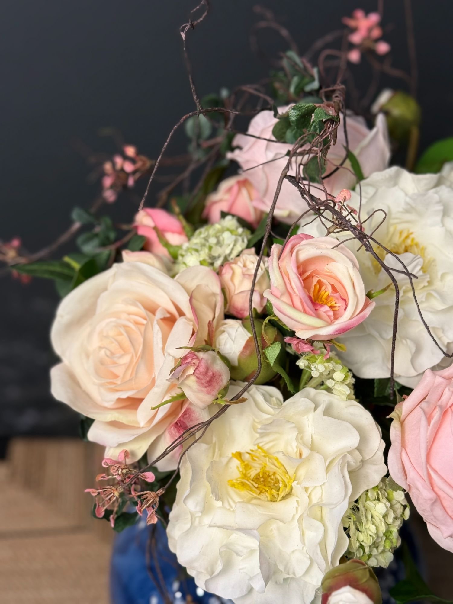 the-flowerish-farm-faux-floral-arrangement-ff101a.jpeg