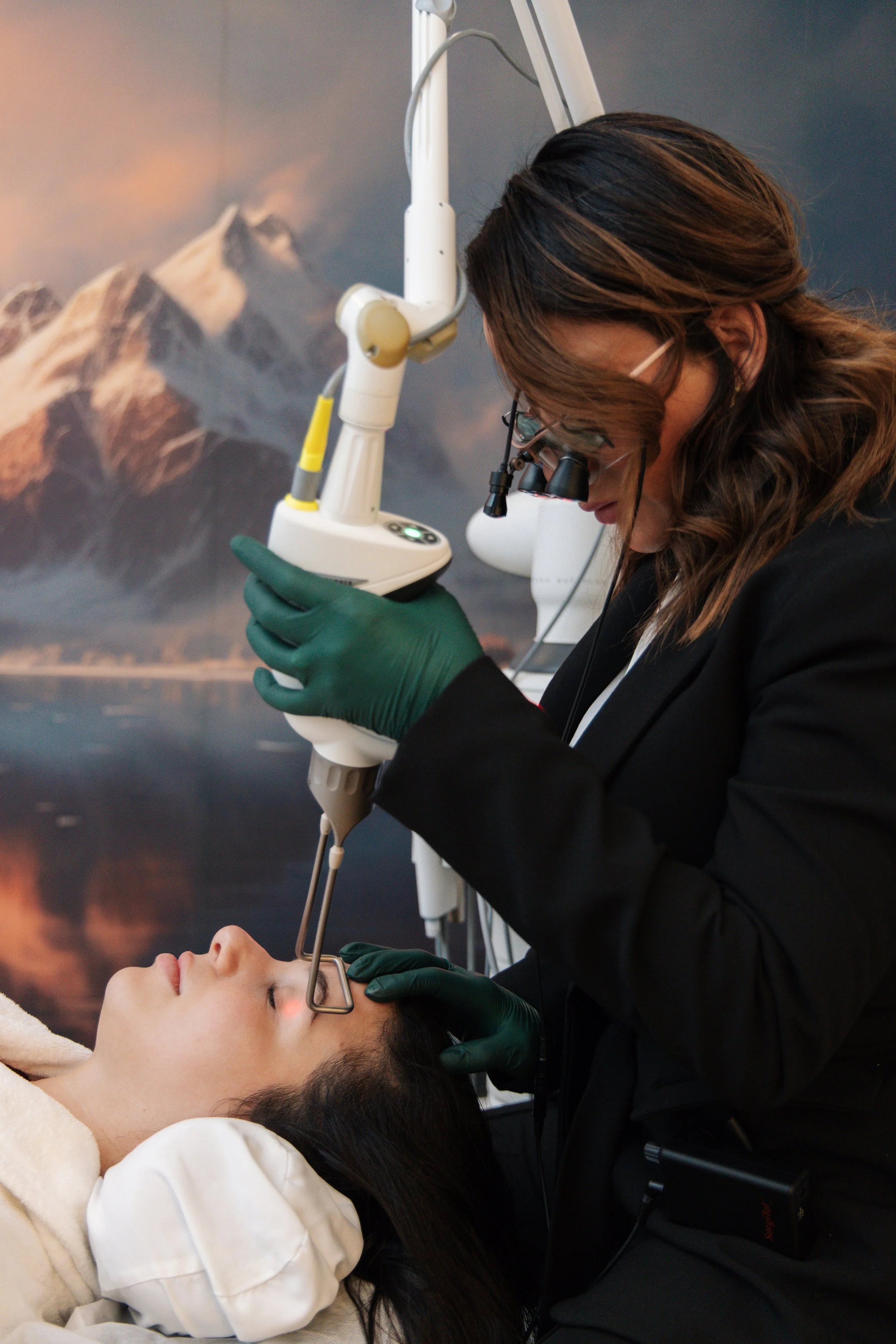 Fotona EyeLase® Eyelid Tightening