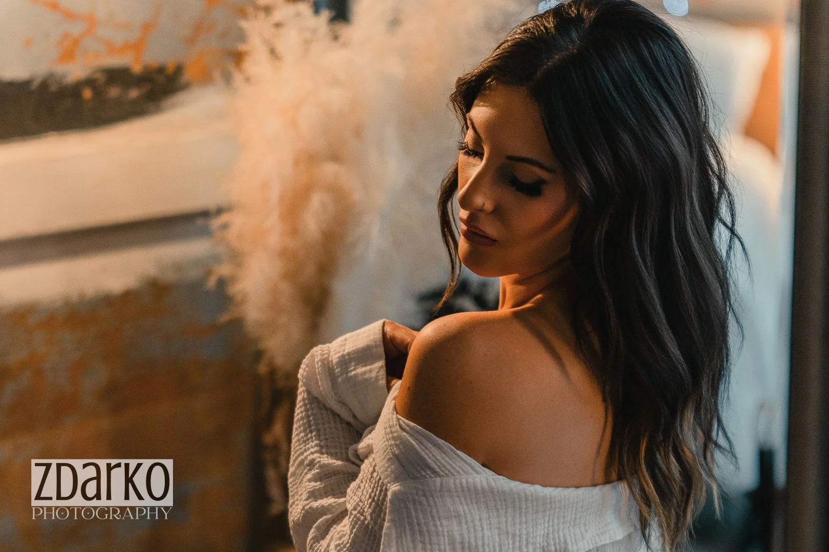 Sneak peek from today's session. 

muse: @_emmielizabeth 
photographer: @zdarkophotography @erieglamphotographer 
location: @eriestudio_814 Erie Studio 814 

#eriepa #eriephotography #zdarkophotography