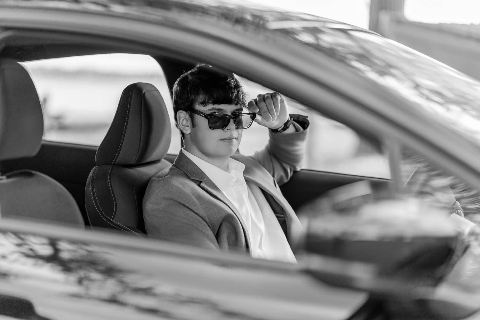 senior-portrait-presque-isle-erie-car.jpg