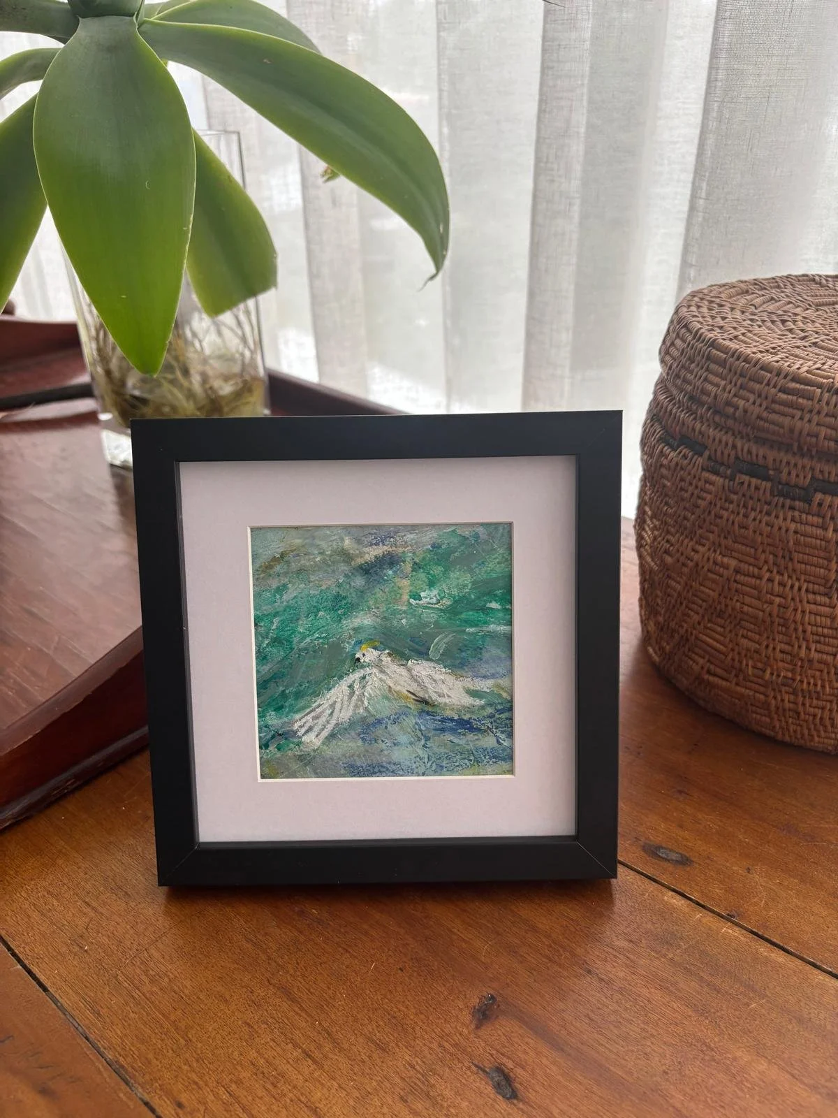 Mini - 10x10cm, Cockatoo, in room.jpg