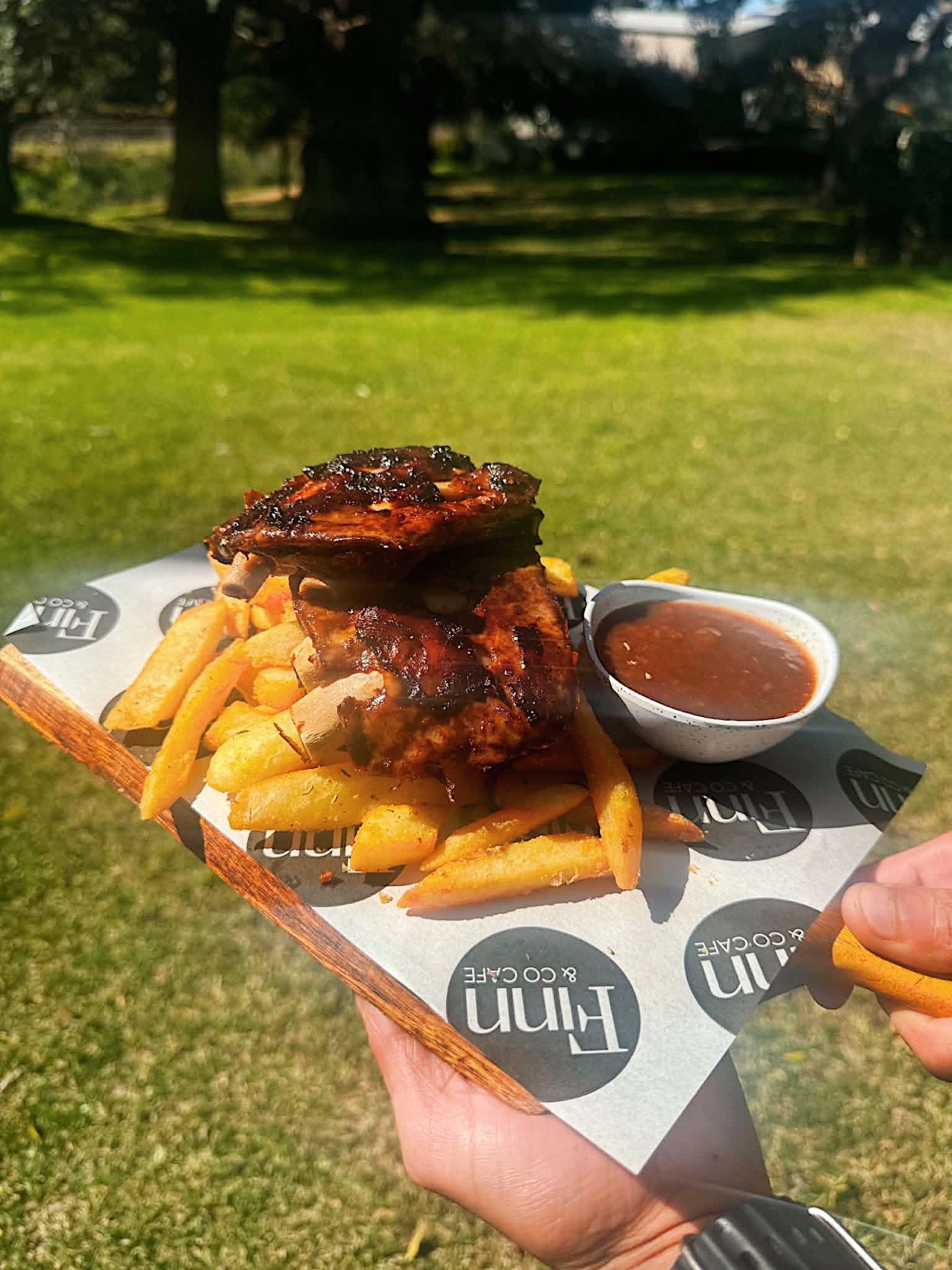 Got plans for Dad? 🥇

We&rsquo;ve got pork ribs, chips &amp; house gravy on the menu for Father&rsquo;s Day.

Available this weekend at Springwood &amp; Emu Plains, until sold out. 

Make a booking 👏 Walk-ins welcome 👏 
See you soon!

-
📍1/107 Ma