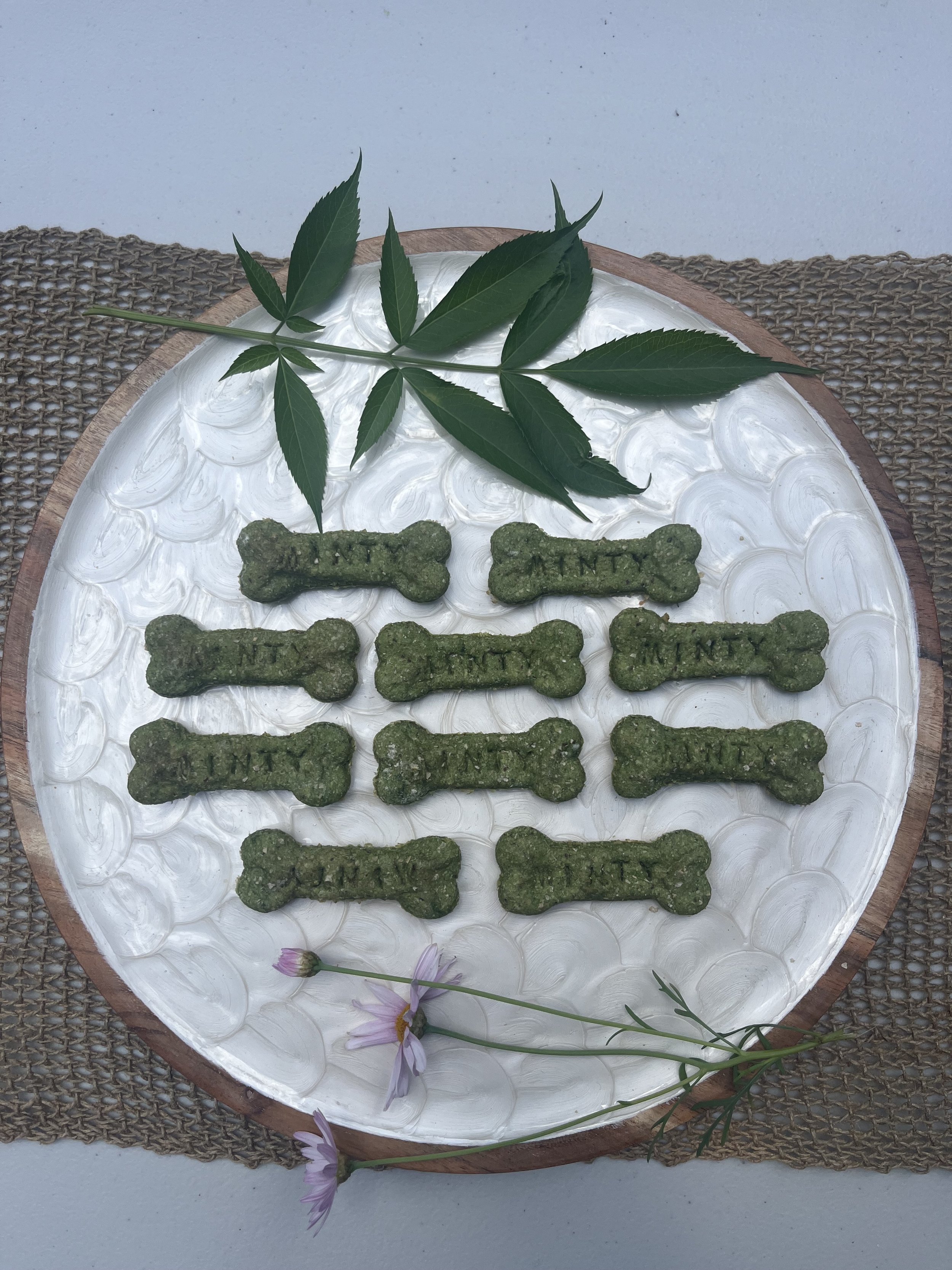 Minty breath freshener treats
