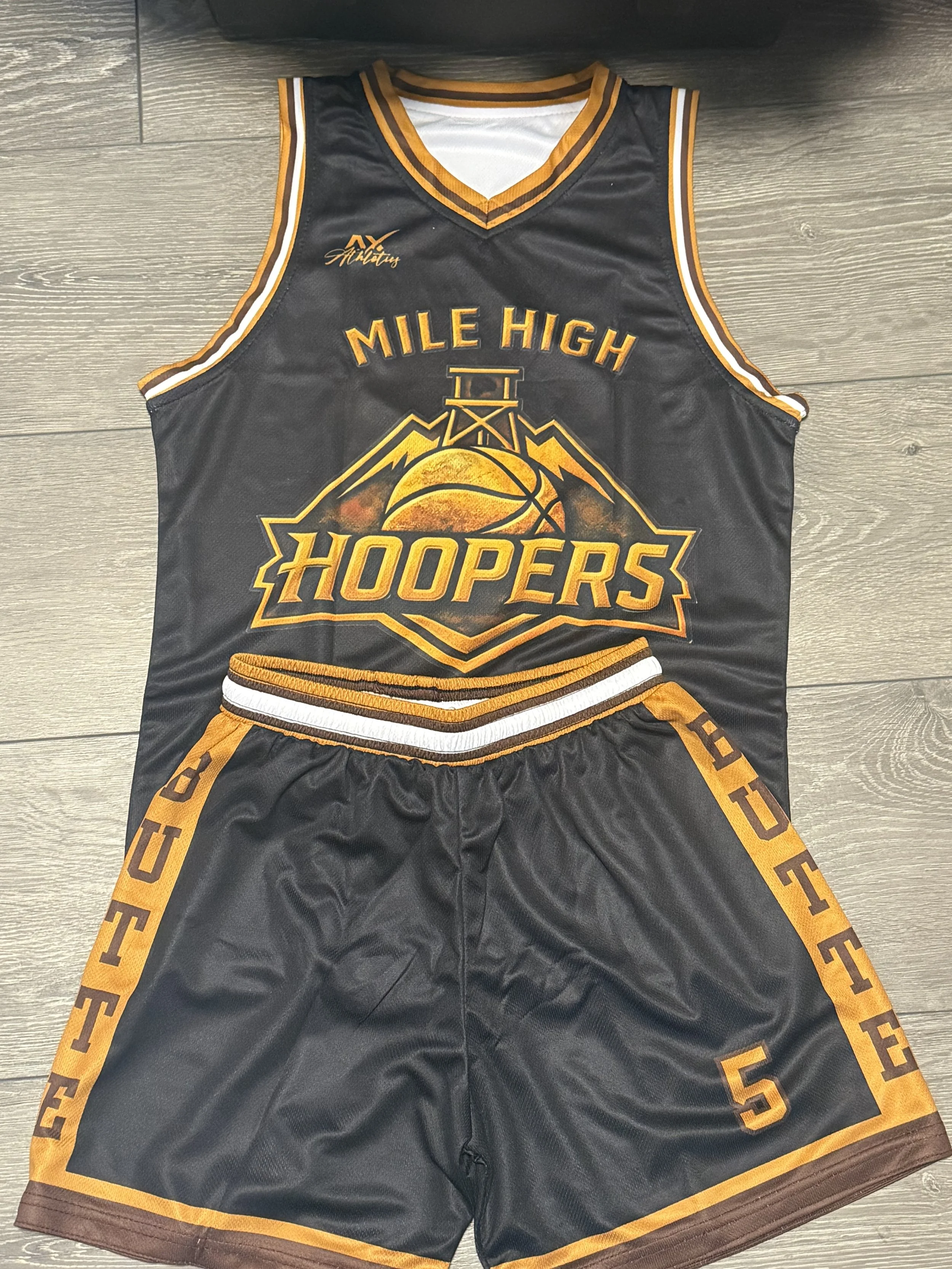 REVERSIBLE BASKETBALL UNIFORM