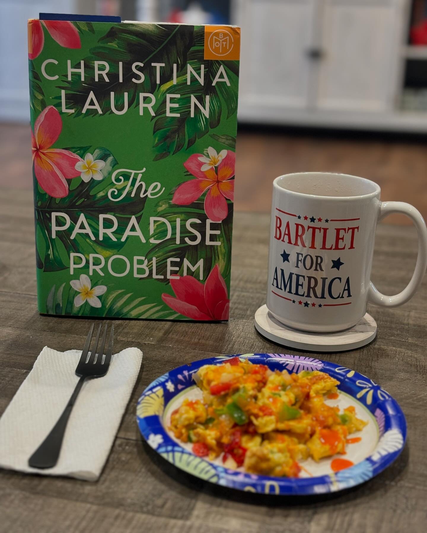 Breakfast and some reading before heading out today. 
How are you making time for you this #selfcaresaturday 
#therapistsofinstagram #takingcareofyou #selfcare