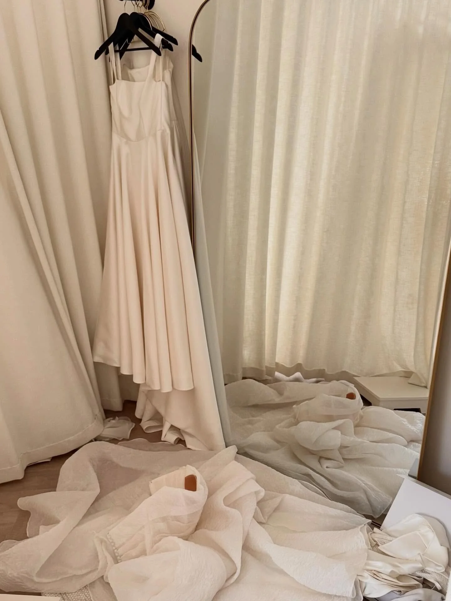 This week at TWSB 🎀

It&rsquo;s been another busy week at The Wedding Studio Berkshire (with the lead up to Christmas thrown in) 🫶🏼

No.1 Content days - the aftermath 

No.2 Christmas lunch with friends @the_ivy_collection Windsor🍽️ 

No.3 Collec