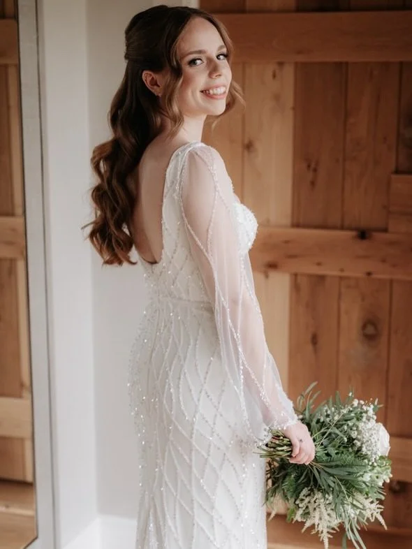 REAL TWSB BRIDE &mdash; EVIE 🤍

One of the very first things I tell my brides when they visit TWSB is that what you see on the hanger doesn&rsquo;t have to be exactly how you wear it. It&rsquo;s one of the reasons I&rsquo;m so passionate about worki