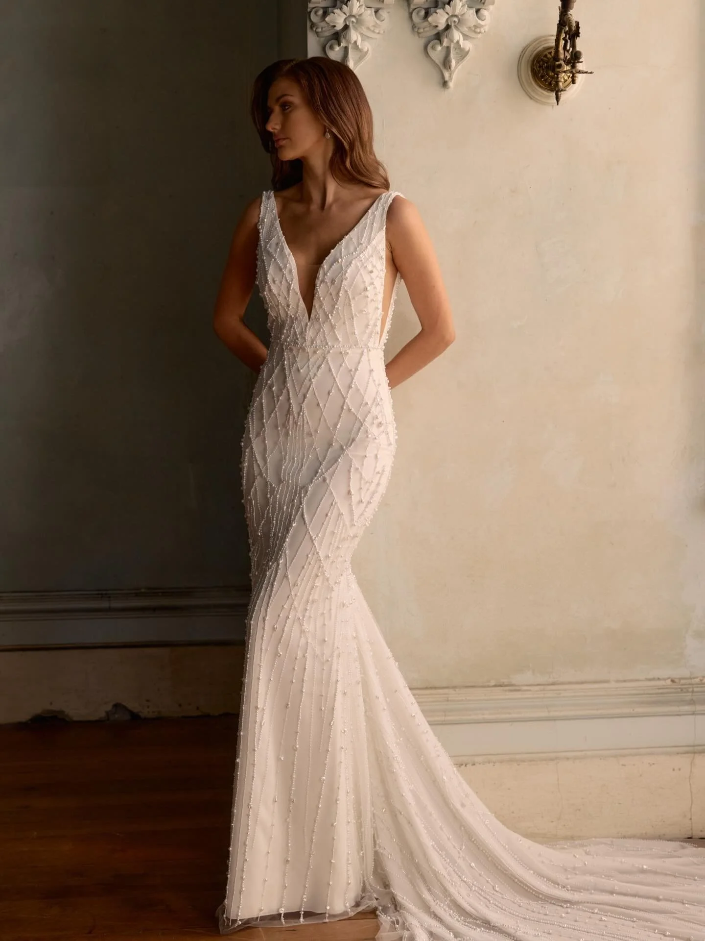 Your reminder: that I have four gorgeous new @annacampbellbridal wedding dresses in residence at TWSB until the end of March&hellip; 

&hellip;including RIVIERA 🫶🏼

Hand-embellished in shimmering pearl details and featuring a statement plunging V-n