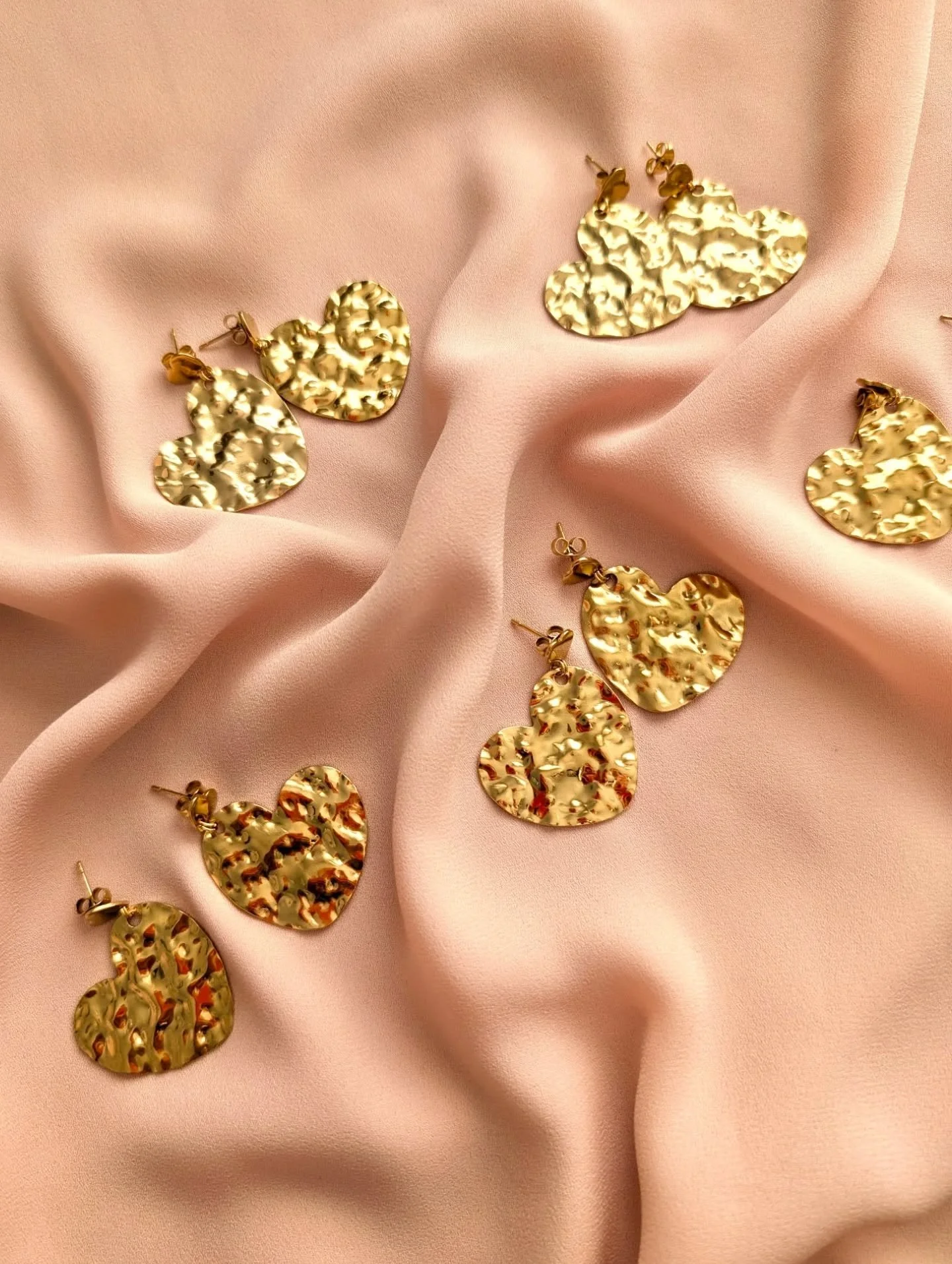 💖 Offrez-(vous) une bonne dose d&rsquo;amour avec les cr&eacute;ations de L&rsquo;Atelier d&rsquo;Art&eacute;mis.

Des bijoux c&oelig;ur, pens&eacute;s comme de petits talismans &agrave; porter pr&egrave;s de soi&hellip;pour dire je t&rsquo;aime, je