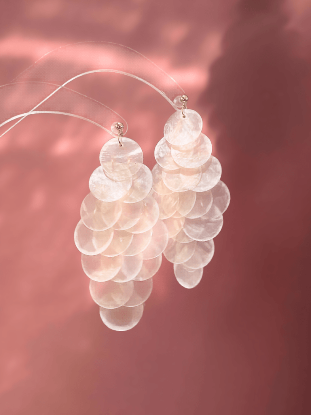 boucle-doreille-sirena-nacre-naturelle-pendante19.png