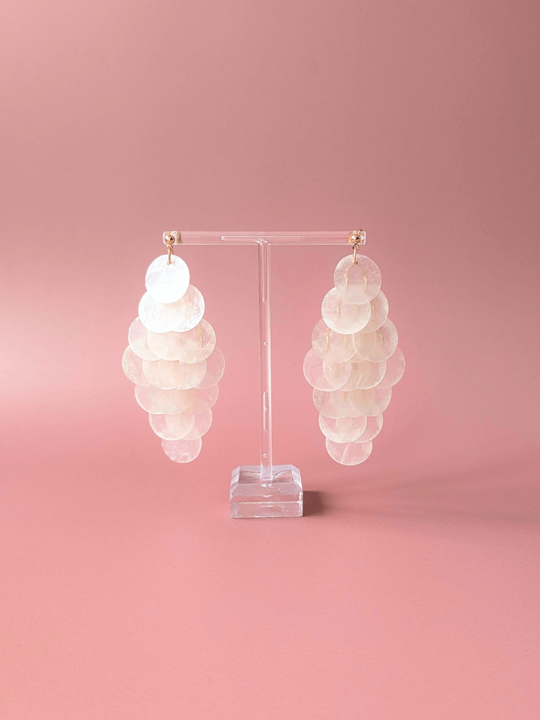 boucle-doreille-sirena-nacre-naturelle-pendante4.png