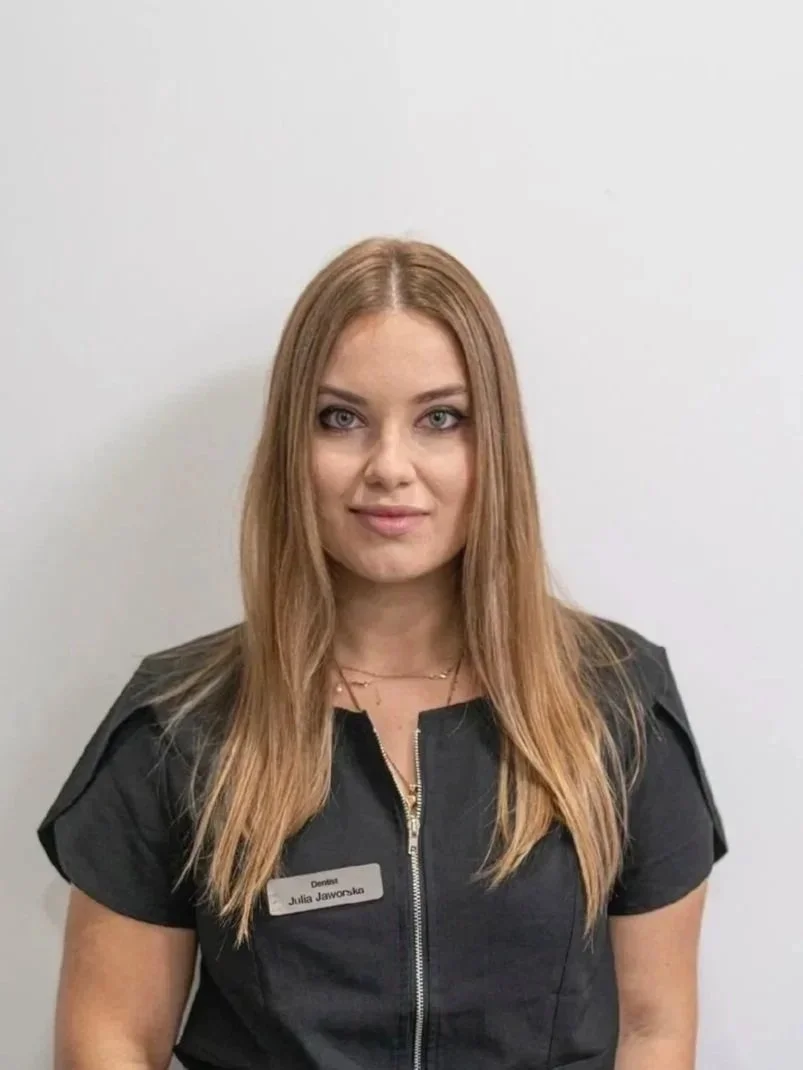 Dentist Julia Jaworik portrait at Elite Smile Livingston