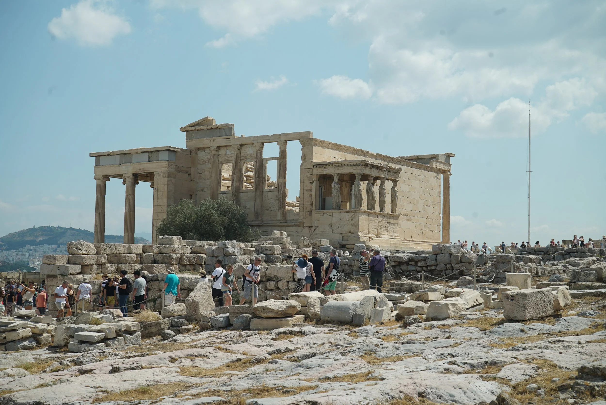 Akropolis in ruins