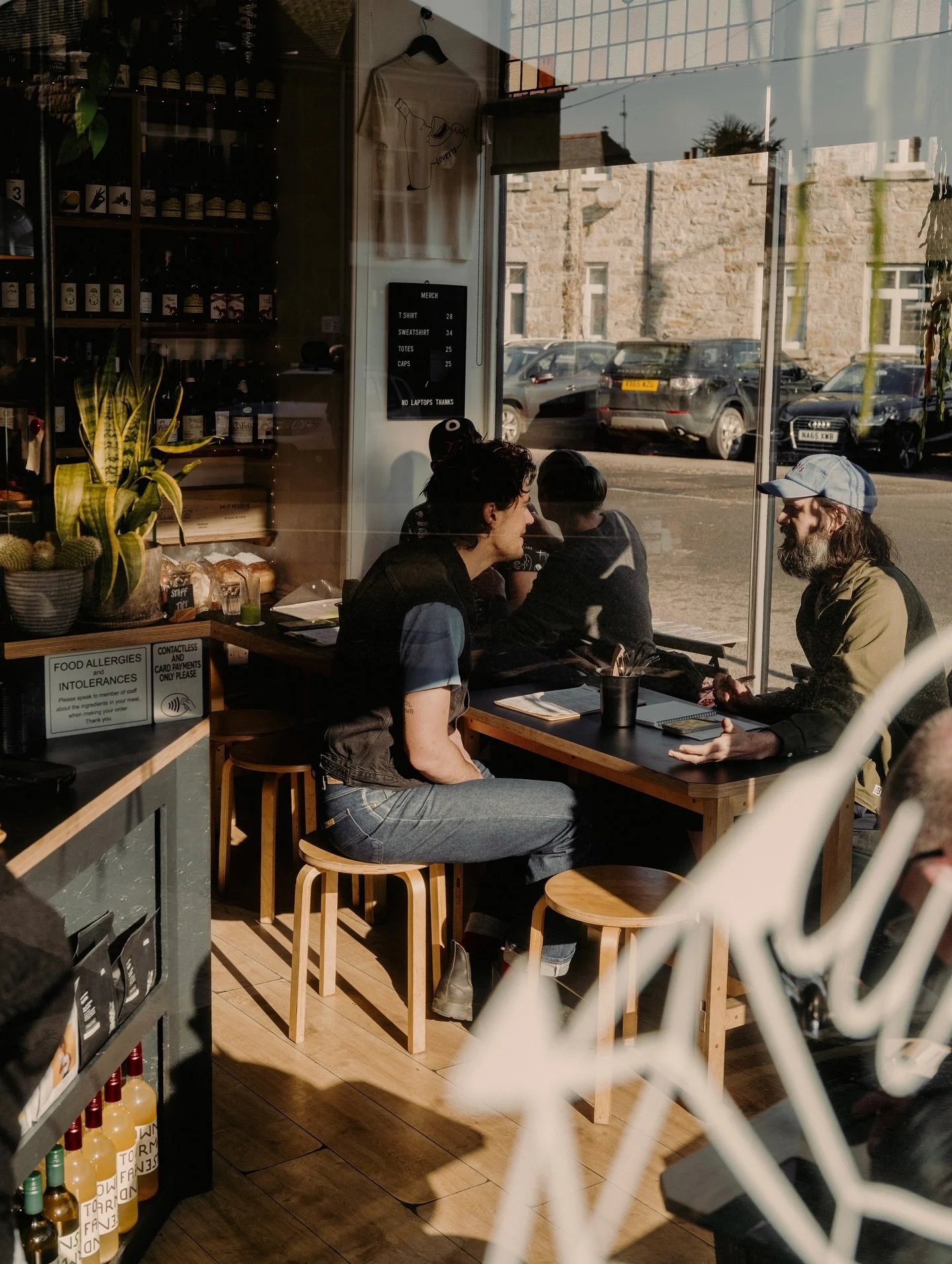 LOVETTS

A neighbourhood bar &amp; caf&eacute; where all can meet to chat, drink coffee, sip wine and put the world to rights&hellip; and so Lovetts was born, 7 years ago.

Our name is inspired by William Lovett (1800&ndash;1877), a cabinet maker fro