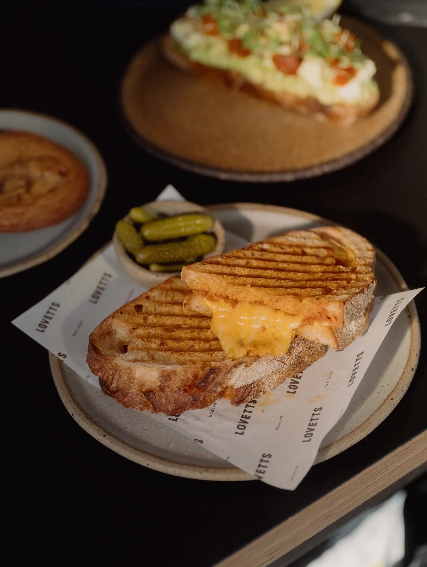 TOASTIE WITH THE MOSTIE

Our three cheese toasties are made with a special blend of cheese from @nealsyarddairy 

Served with either @sarahandfinns chilli relish or nduja - a spicy, spreadable salami from Calabria. 

Available every day until 3pm to 