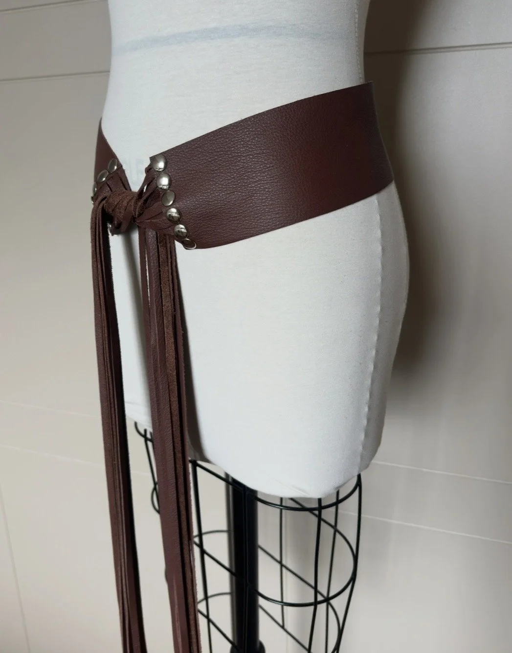 MERLOT LEATHER FRINGE BELT