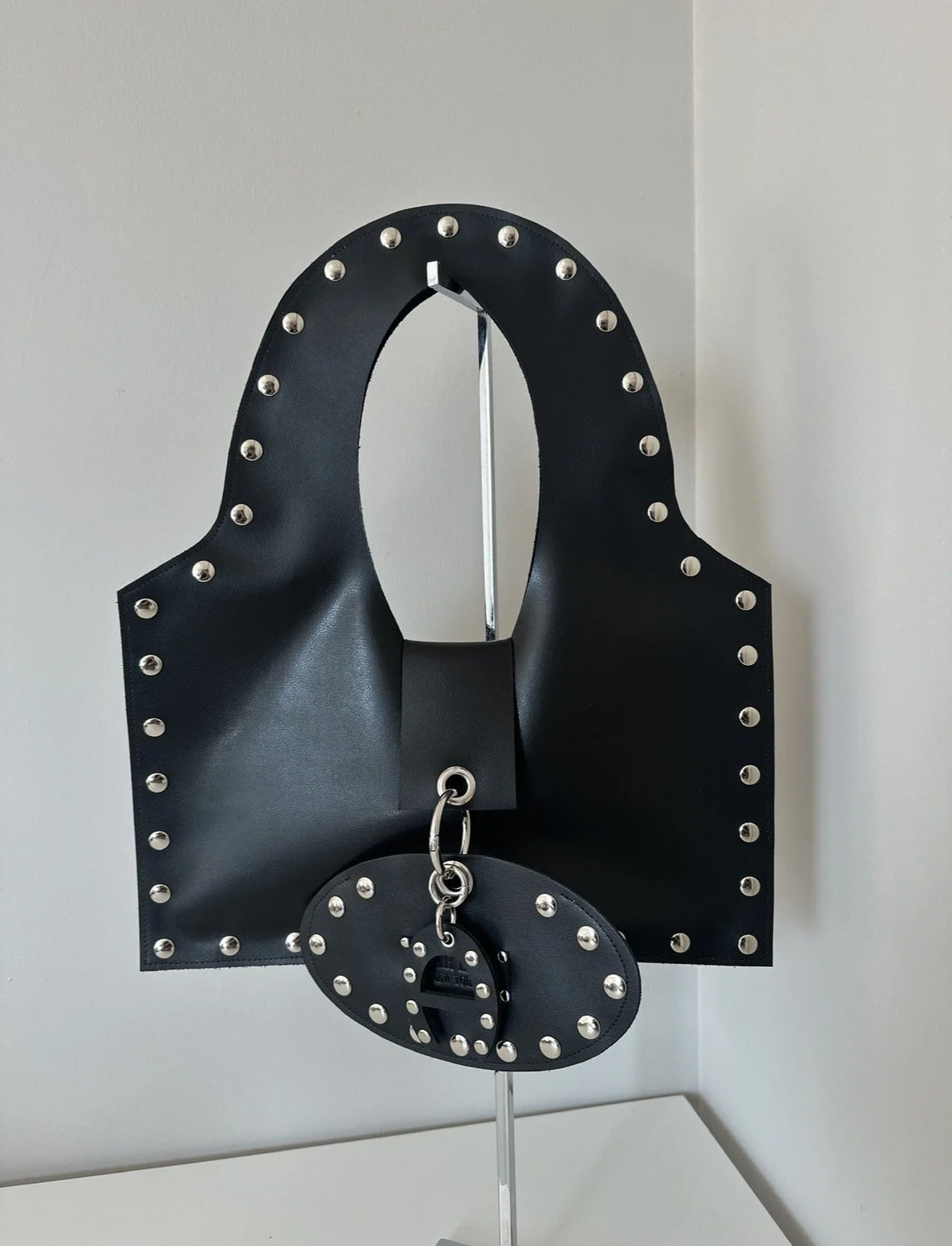 BLACK SMOOTH LEATHER STUDDED A01 BAG