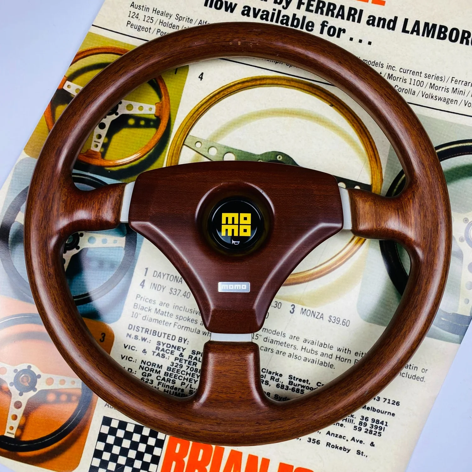 Momo Veloce S Wood/Legno — ModernRetroClassic