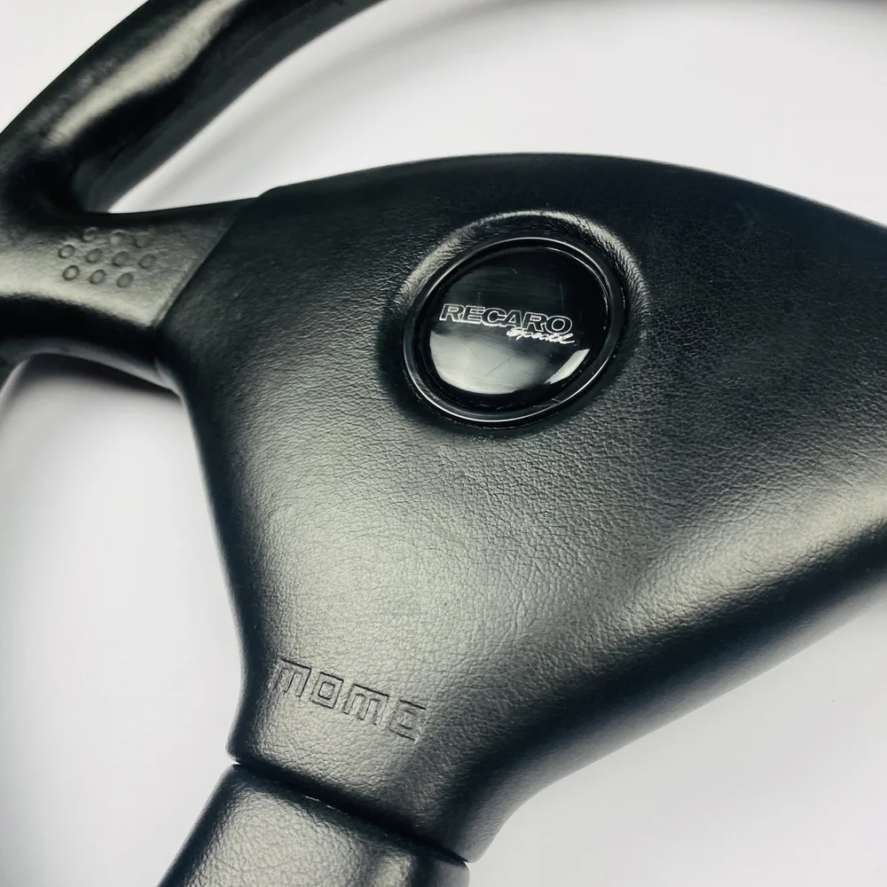 momo RECARO スペシャル黒 Momo Recaro Special Black/Leather — ModernRetroClassic