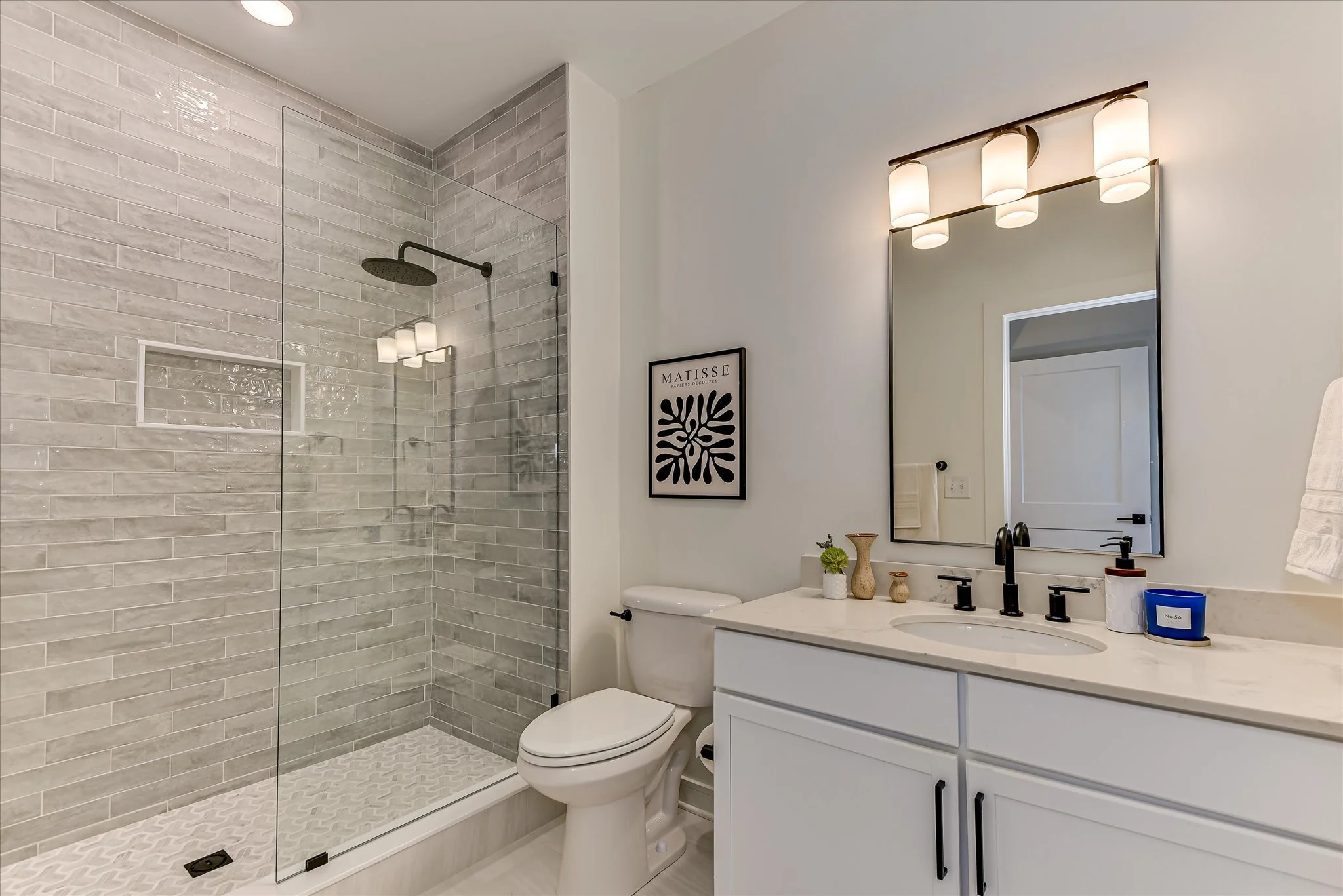 Model Owner Bath 1.jpg