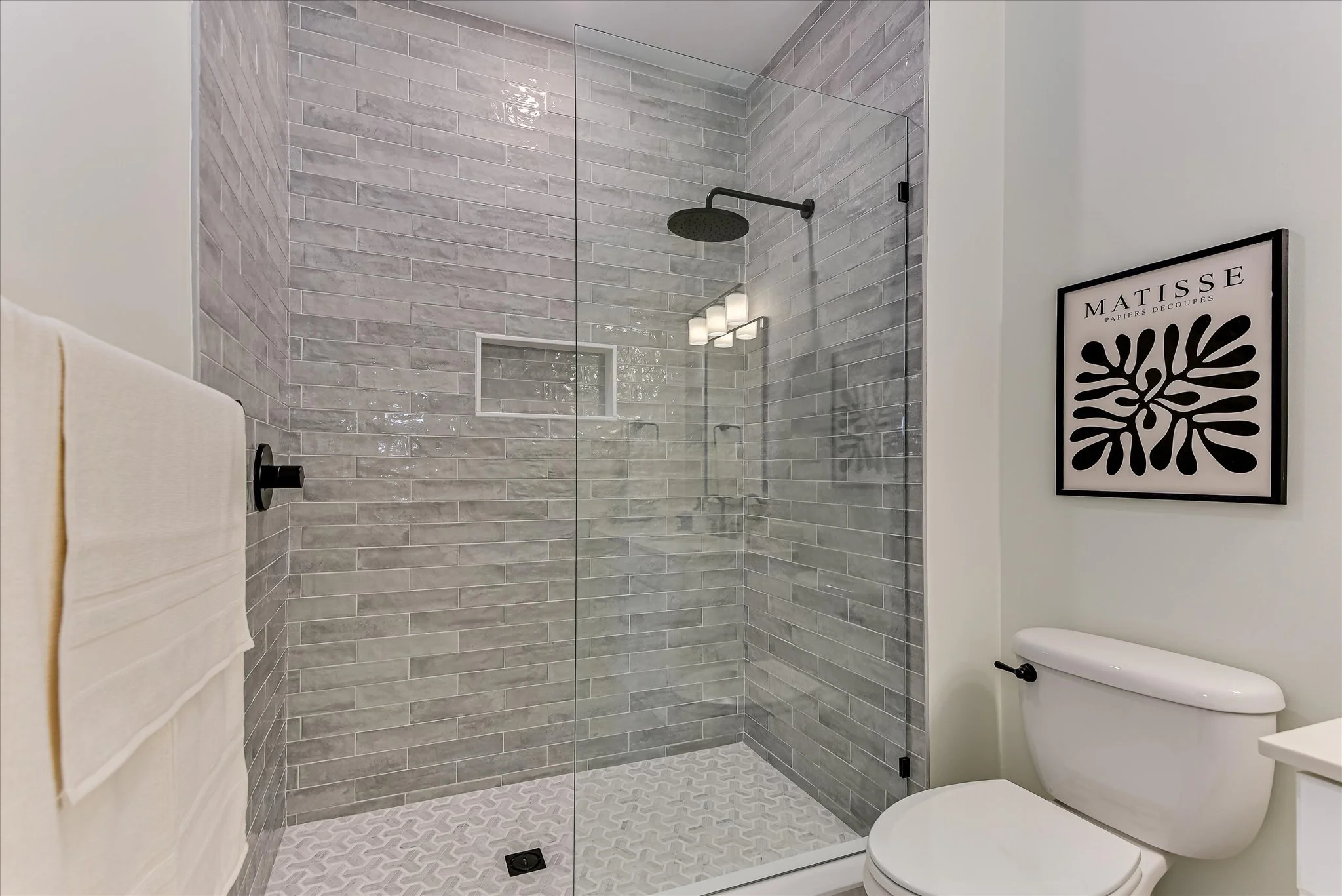 Model Owner Bath 2 1.jpg