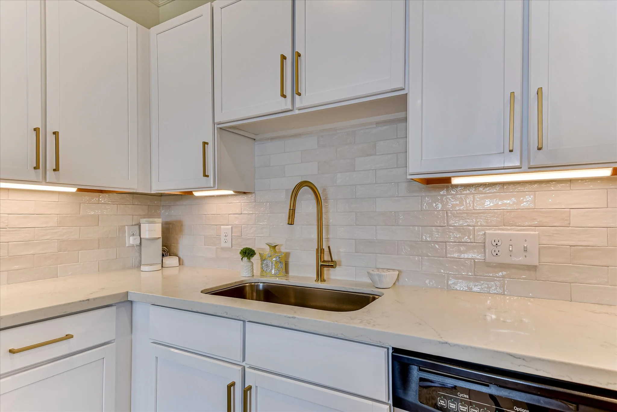 Model Sink and Counter 1.jpg