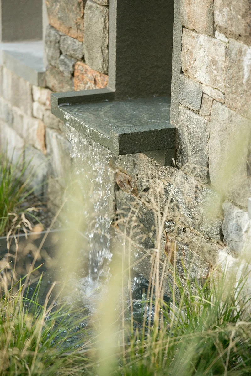 13_Ostrover_Water-Feature-Masonry-Wall.jpg