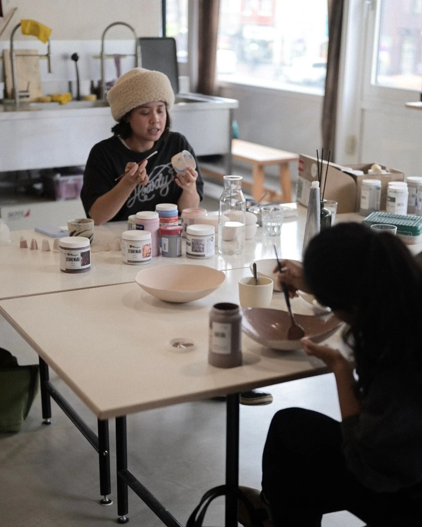 A pottery party at Chamotte - three ladies teamed up for a common glazing session the other day. It&rsquo;s adorable how this Collective organically grows into a thriving community of&hellip; FRIENDS.

We love you guys!

#keramikhamburg #potteryhambu