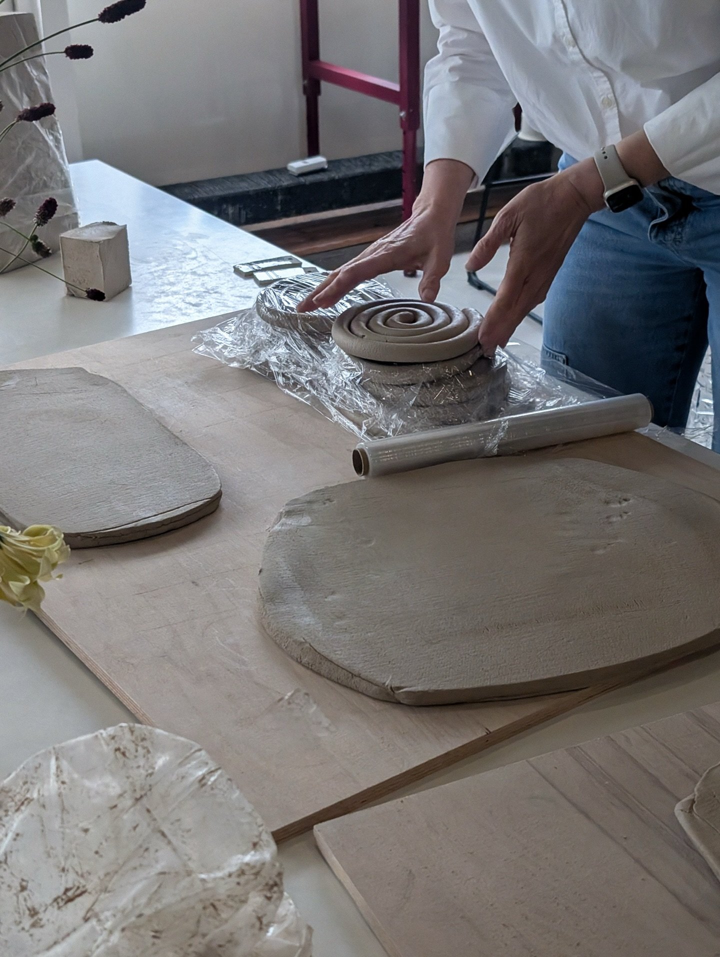 First it was fun, then everyone thought they&rsquo;ll give up halfway through, but at last everyone was really happy with the final results.

Throwback to our recent Make a Vase workshop with Paulina from @swawole.atelier

Four ladies, three of them 