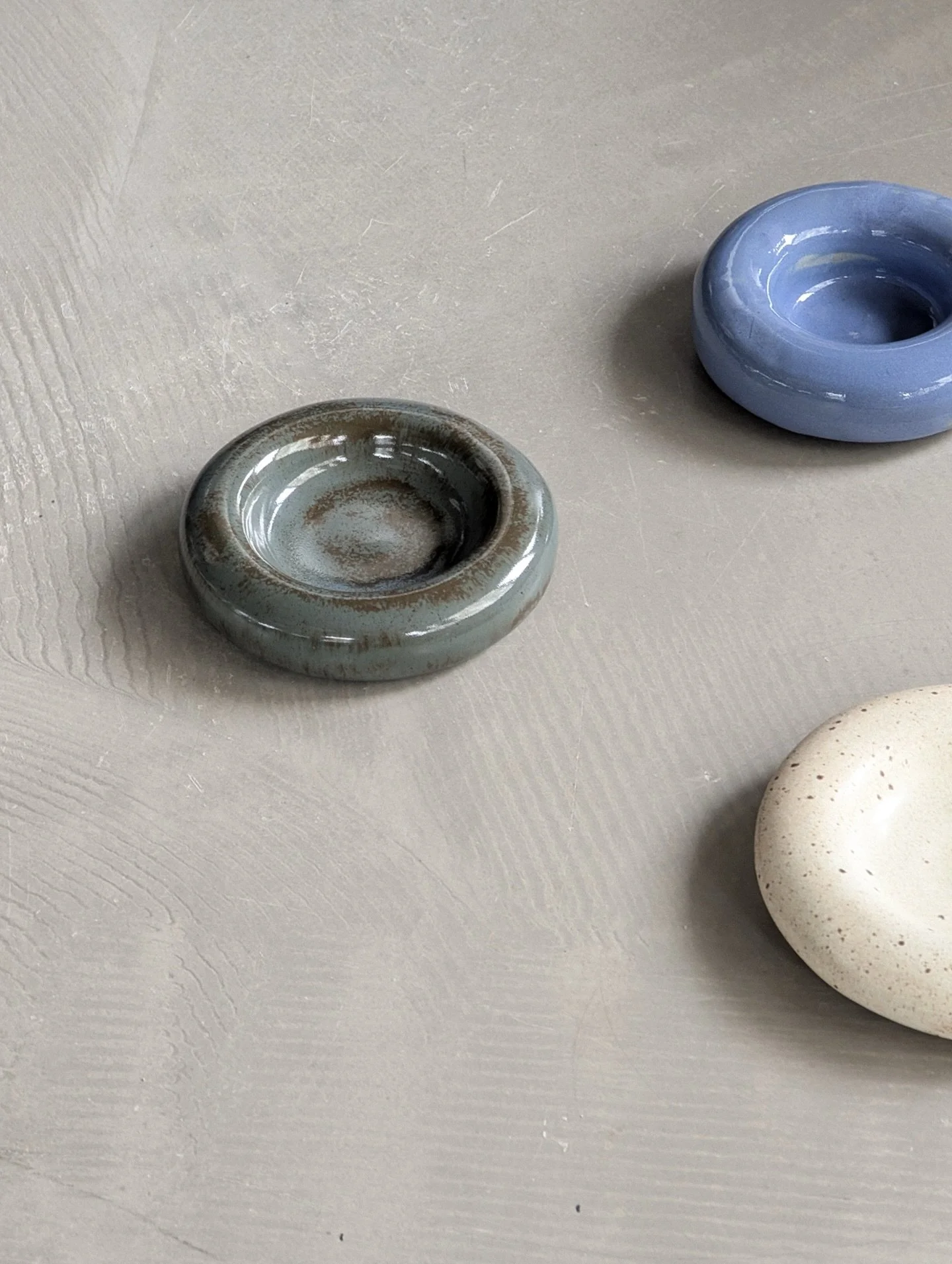 Members&rsquo; creations: humble yet functional and versatile dishes.

Glazed with (new) studio glazes, conceptualised with a great taste by our Members.

April sign-ups for experienced potters as well as for beginners&rsquo; April Introduction Cours
