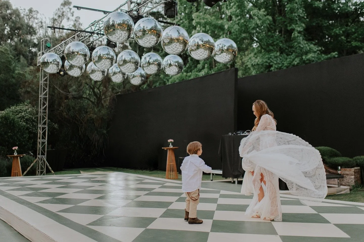 La Cote con su hijo 🫶🏼 

Siempre me pregunto: Si fuera la novia, qu&eacute; fotos me gustar&iacute;a tener? Que fotos me sorprender&iacute;an, que fotos ser&iacute;an un gran recuerdo porque ser&iacute;an momentos simples con los que m&aacute;s qui