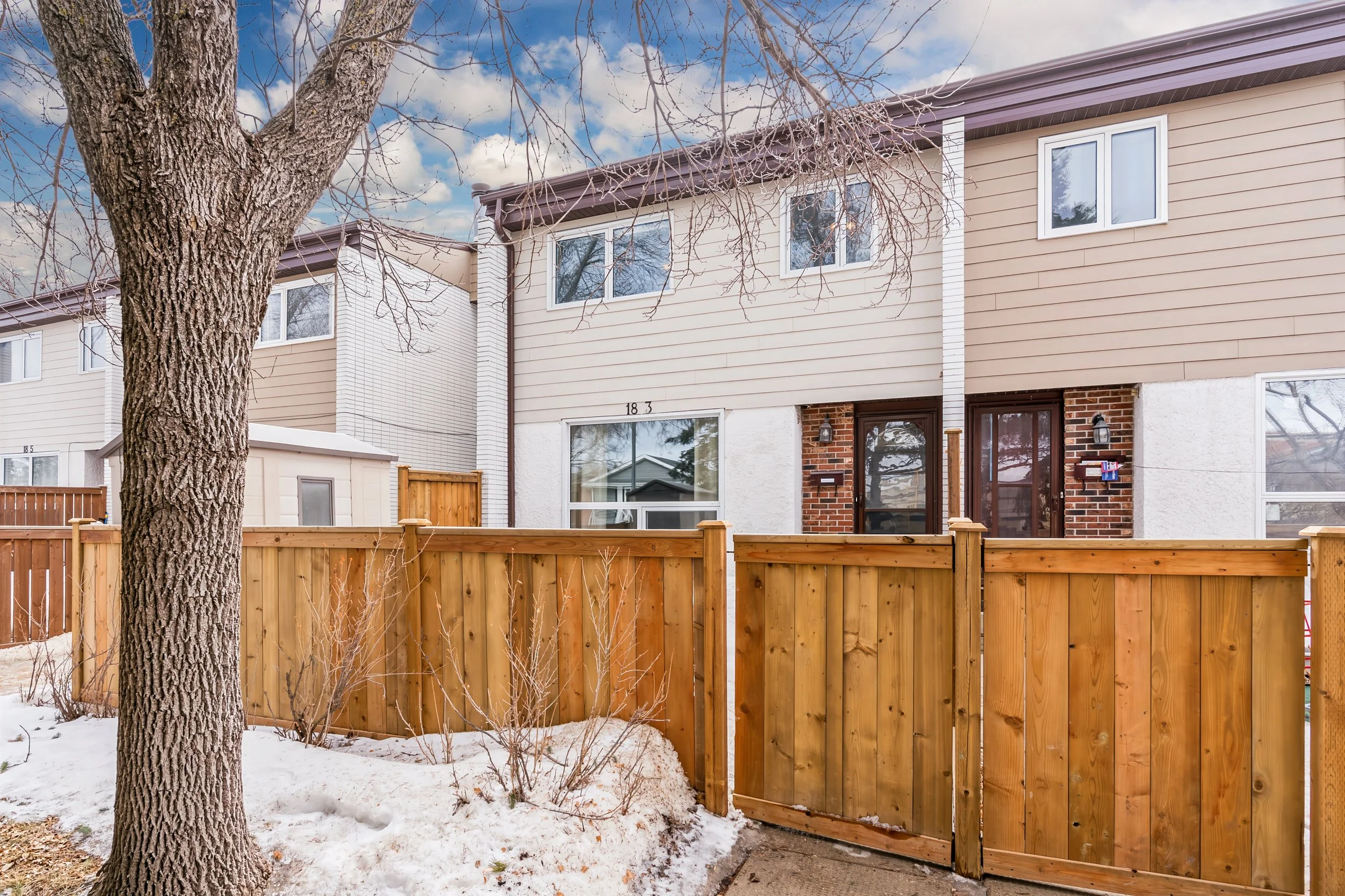 #3-18 Mapleridge Avenue