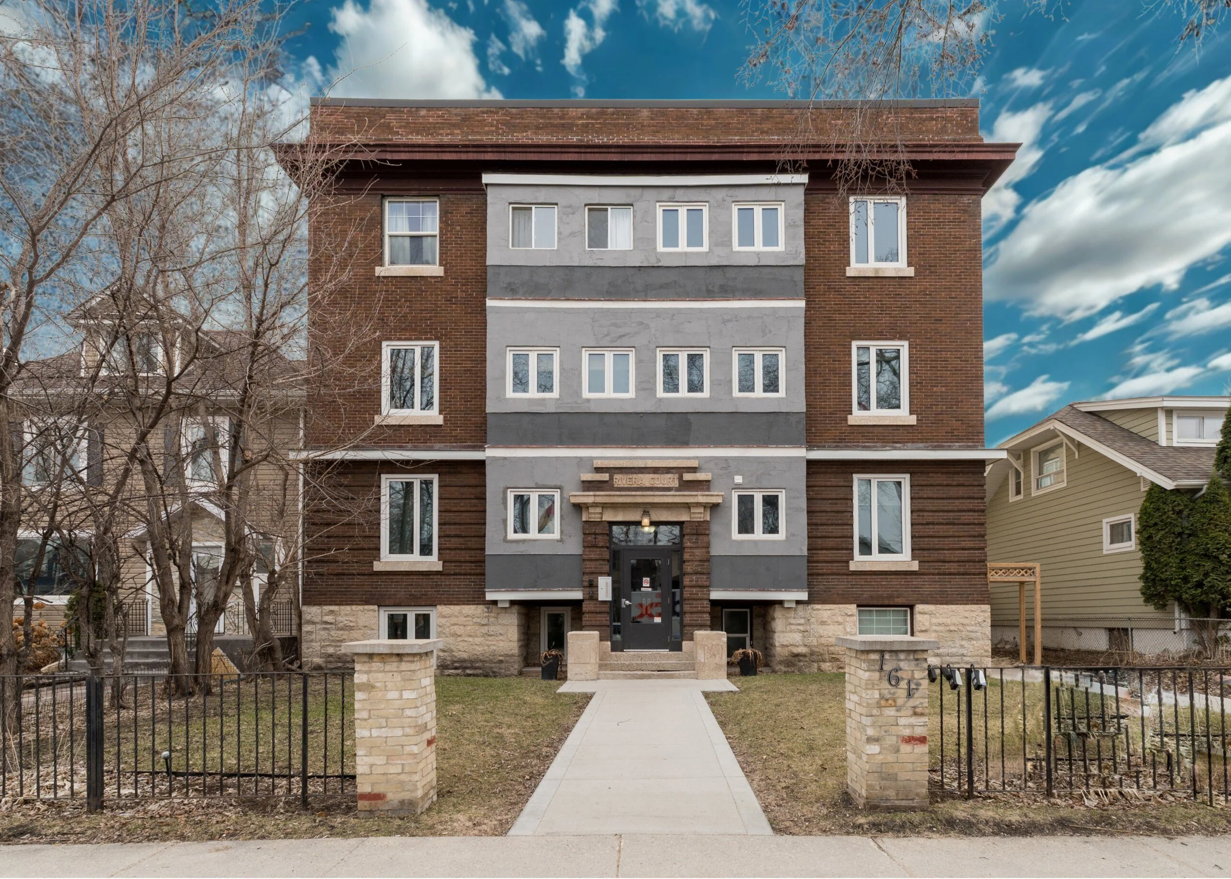 #11-161 Cathedral Avenue