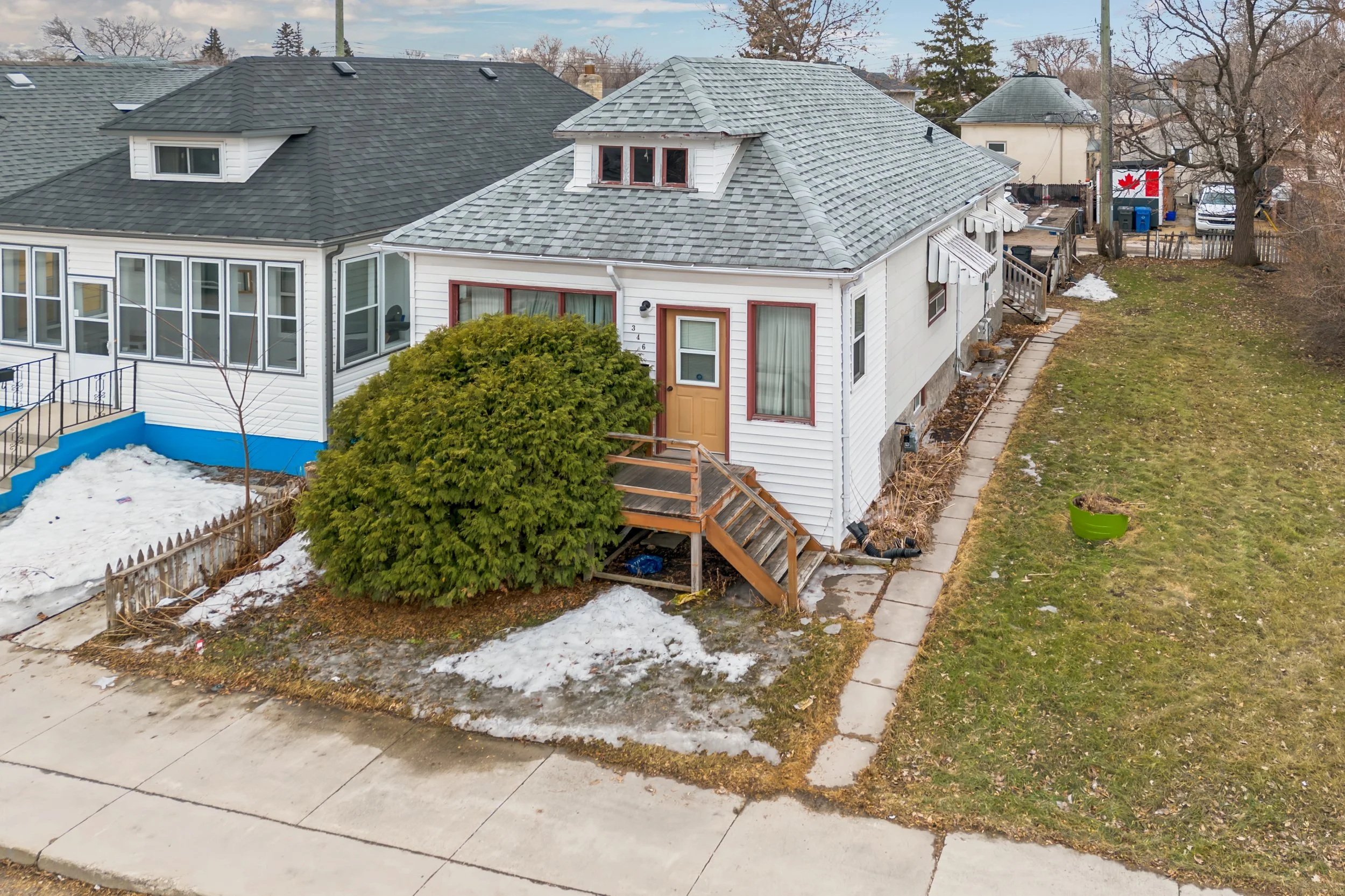 346 Harbison Avenue W