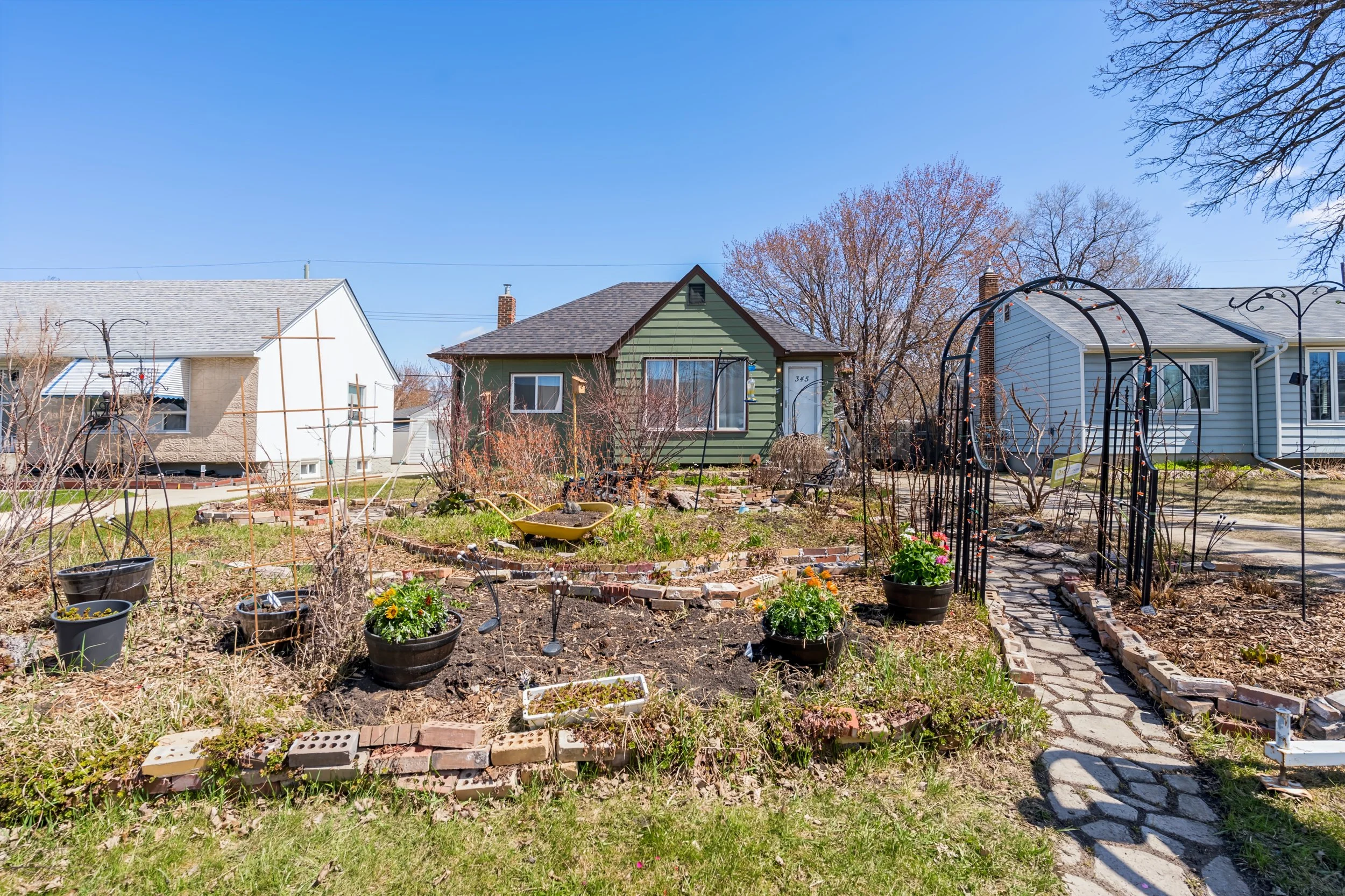 345 Sackville Street, Deer Lodge