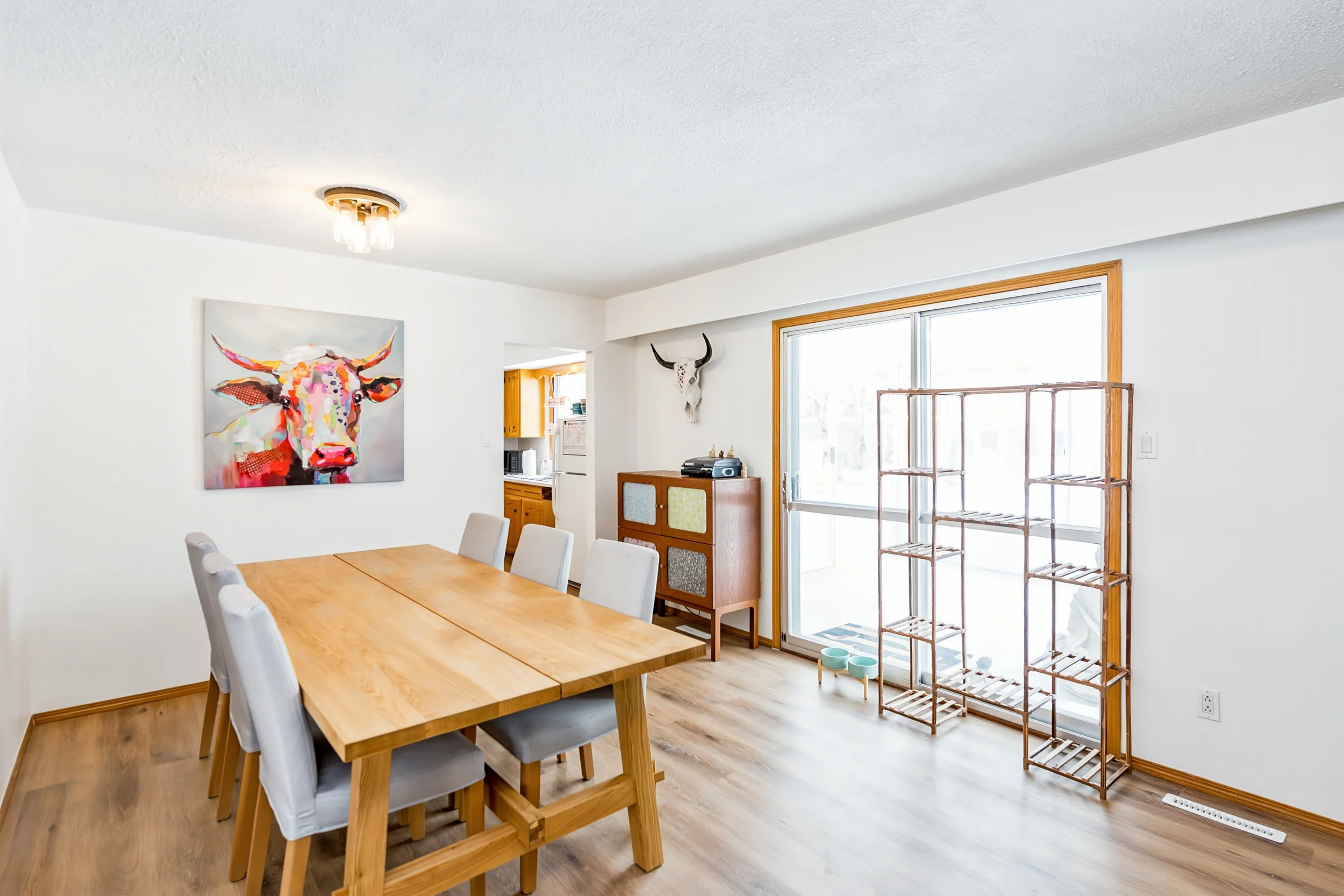 007_6-Bedroom Home in Fort Richmond – Quiet Bay Near University of Manitoba, Ideal for Families or Investors.jpg
