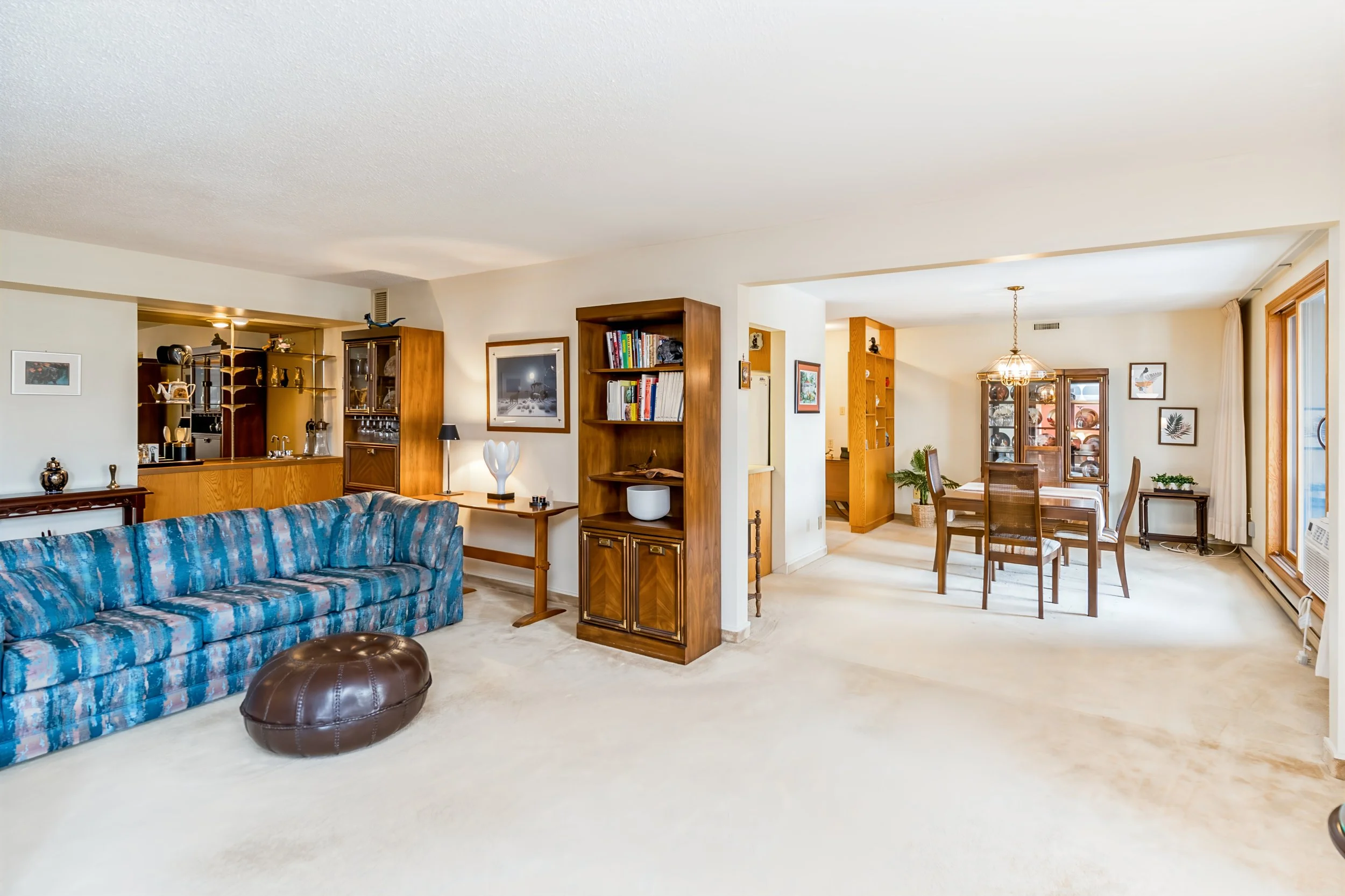 005_Rare 1500 SqFt Top Floor Condo in River Heights with 2 Parking Stalls.jpg