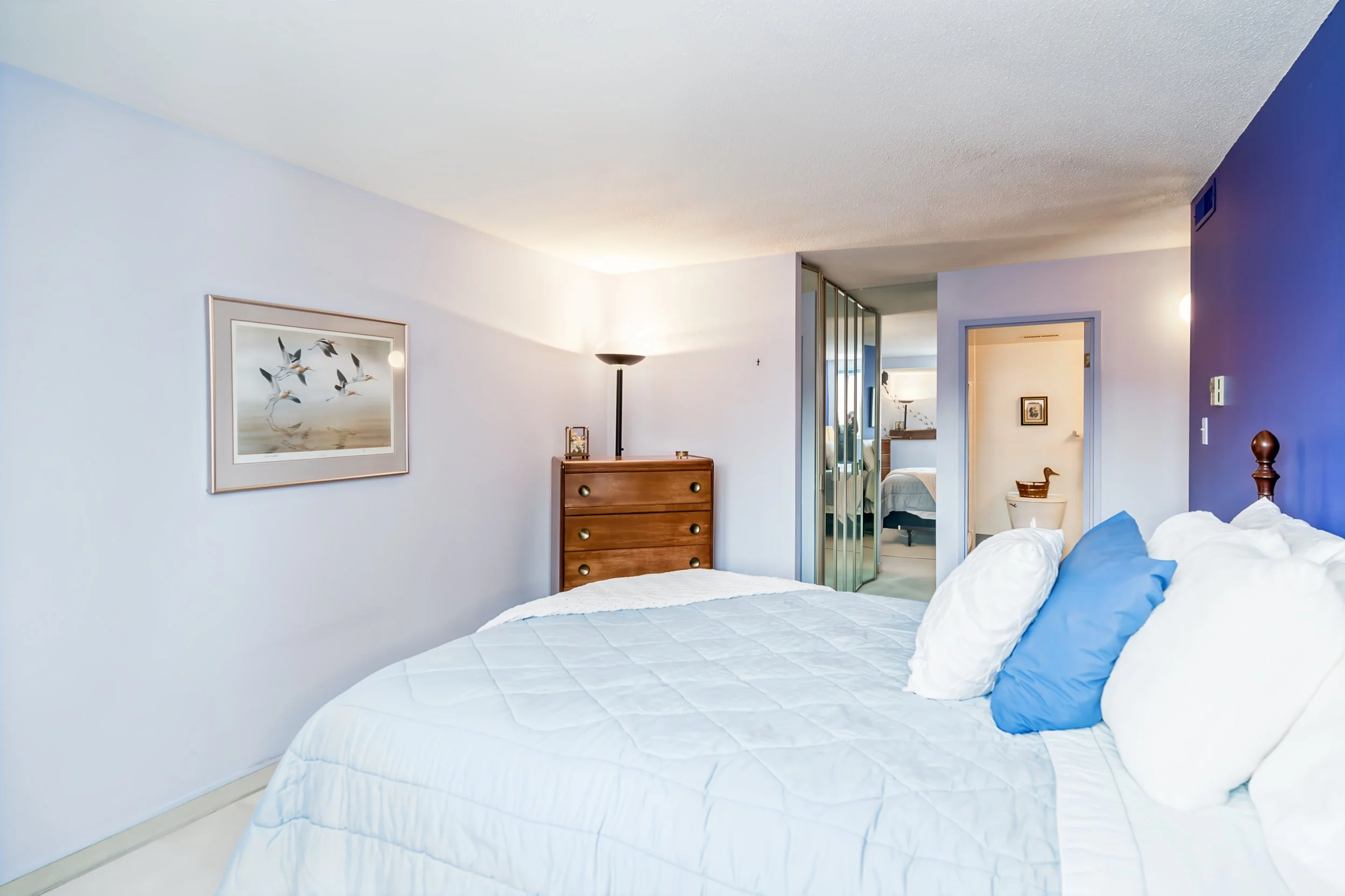 028_Rare 1500 SqFt Top Floor Condo in River Heights with 2 Parking Stalls.jpg