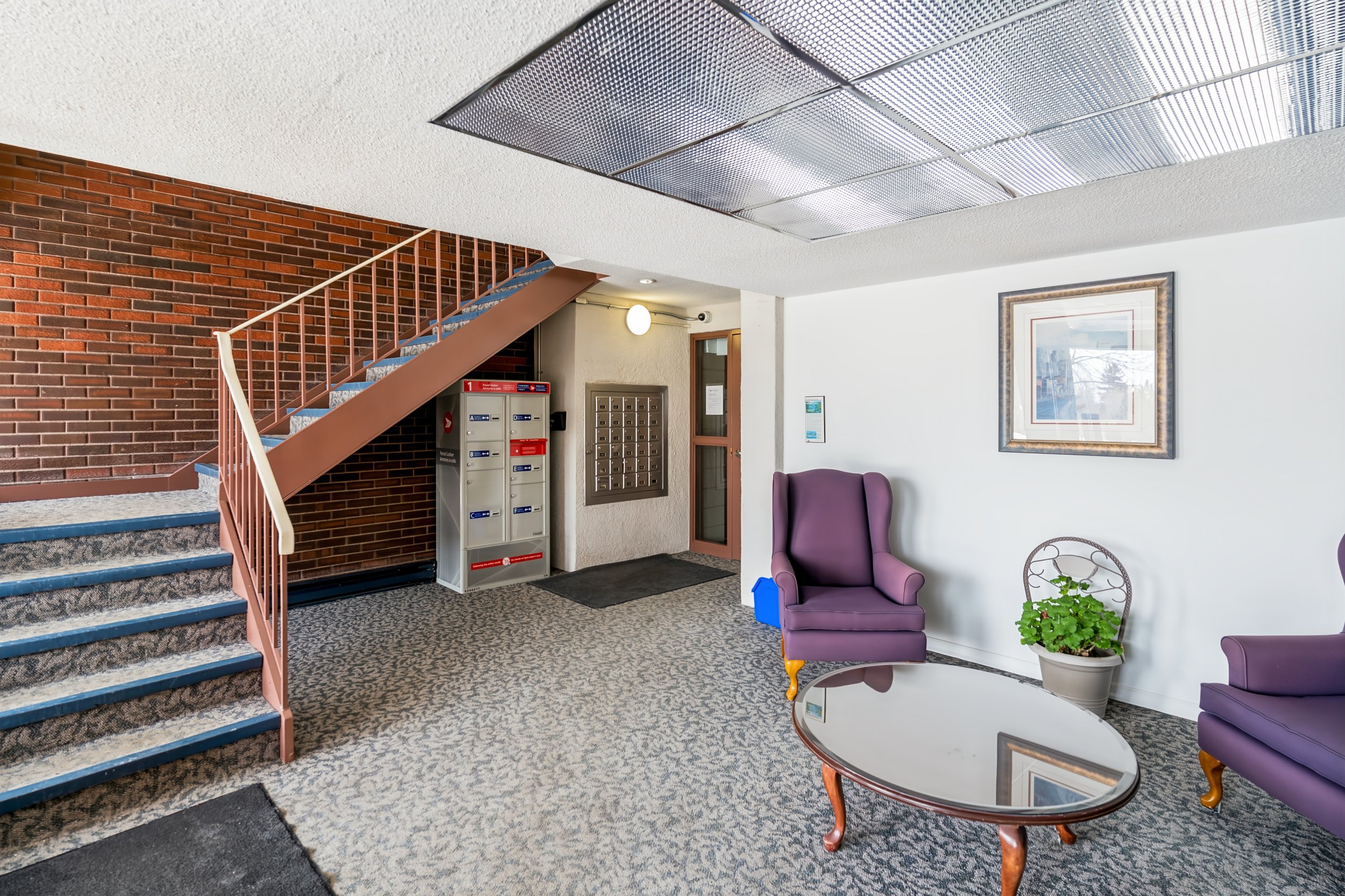 046_Rare 1500 SqFt Top Floor Condo in River Heights with 2 Parking Stalls.jpg