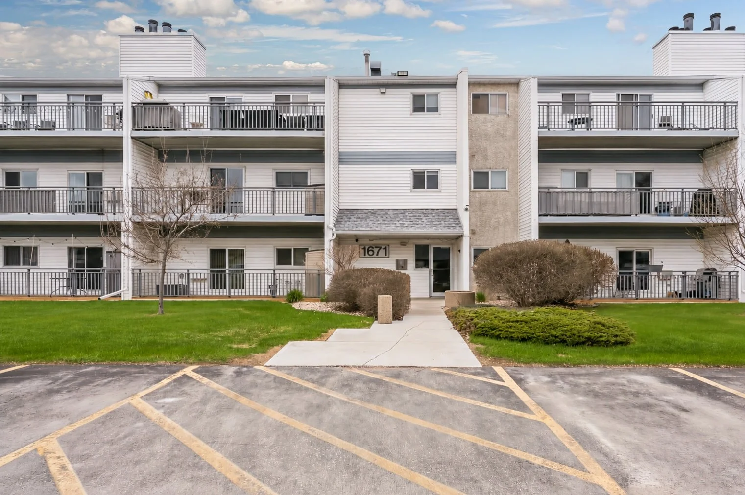 #116-1671 Plessis Road, Lakeside Meadows